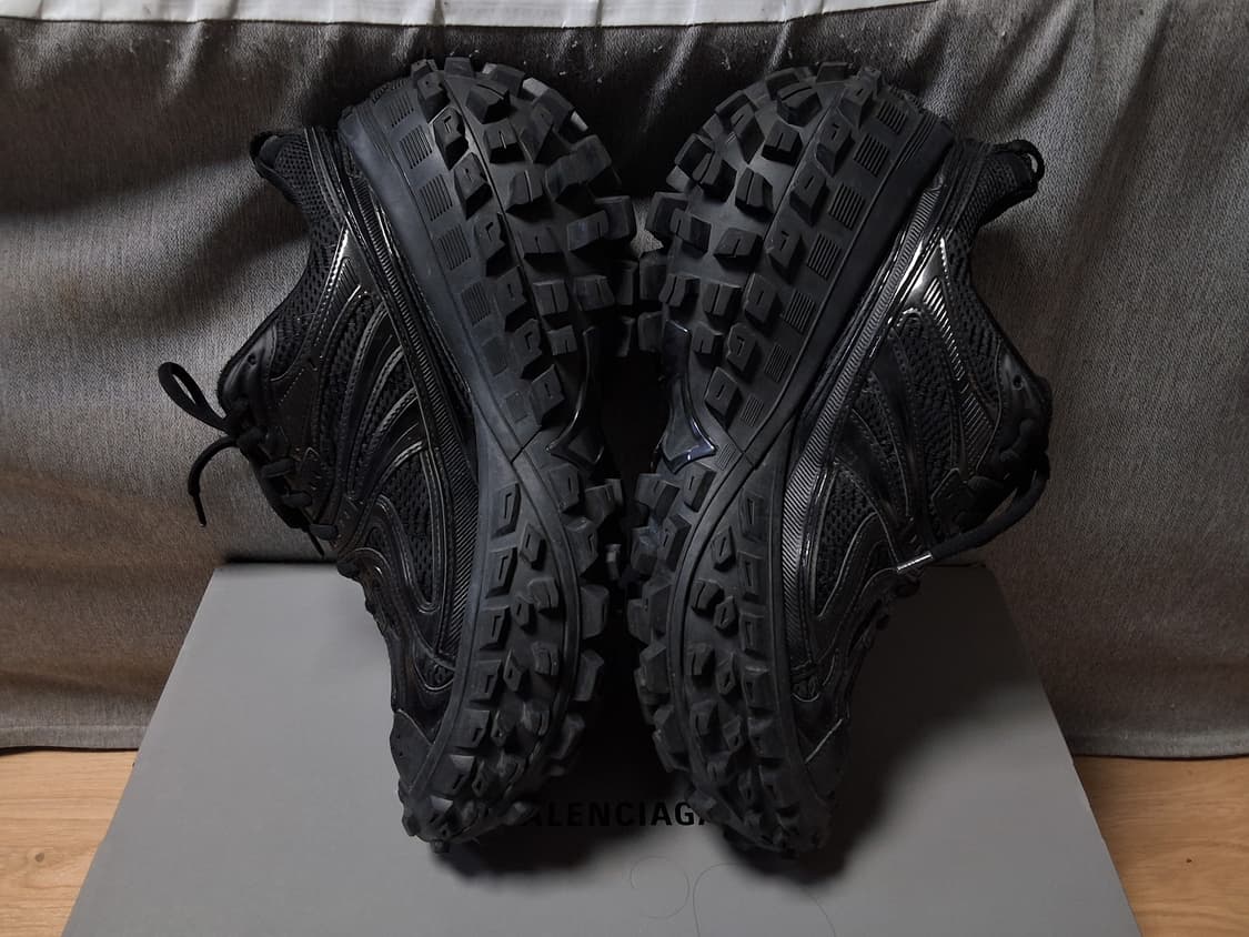 [새상품급] 발렌시아가 디펜더 스니커즈 43 상품이미지3