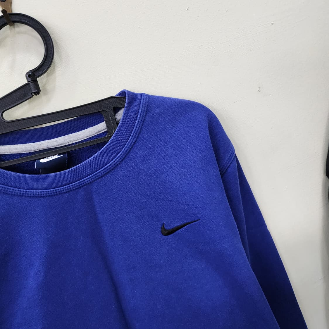 나이키 블루 미니 스우시 기모 맨투맨 상품이미지2