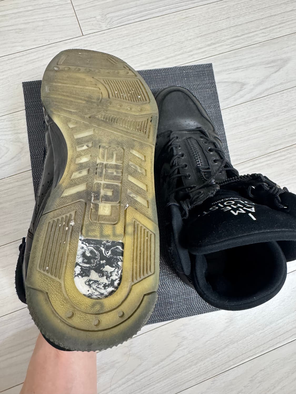 The soloist x convers 테슬 커스텀 신발 상품이미지4