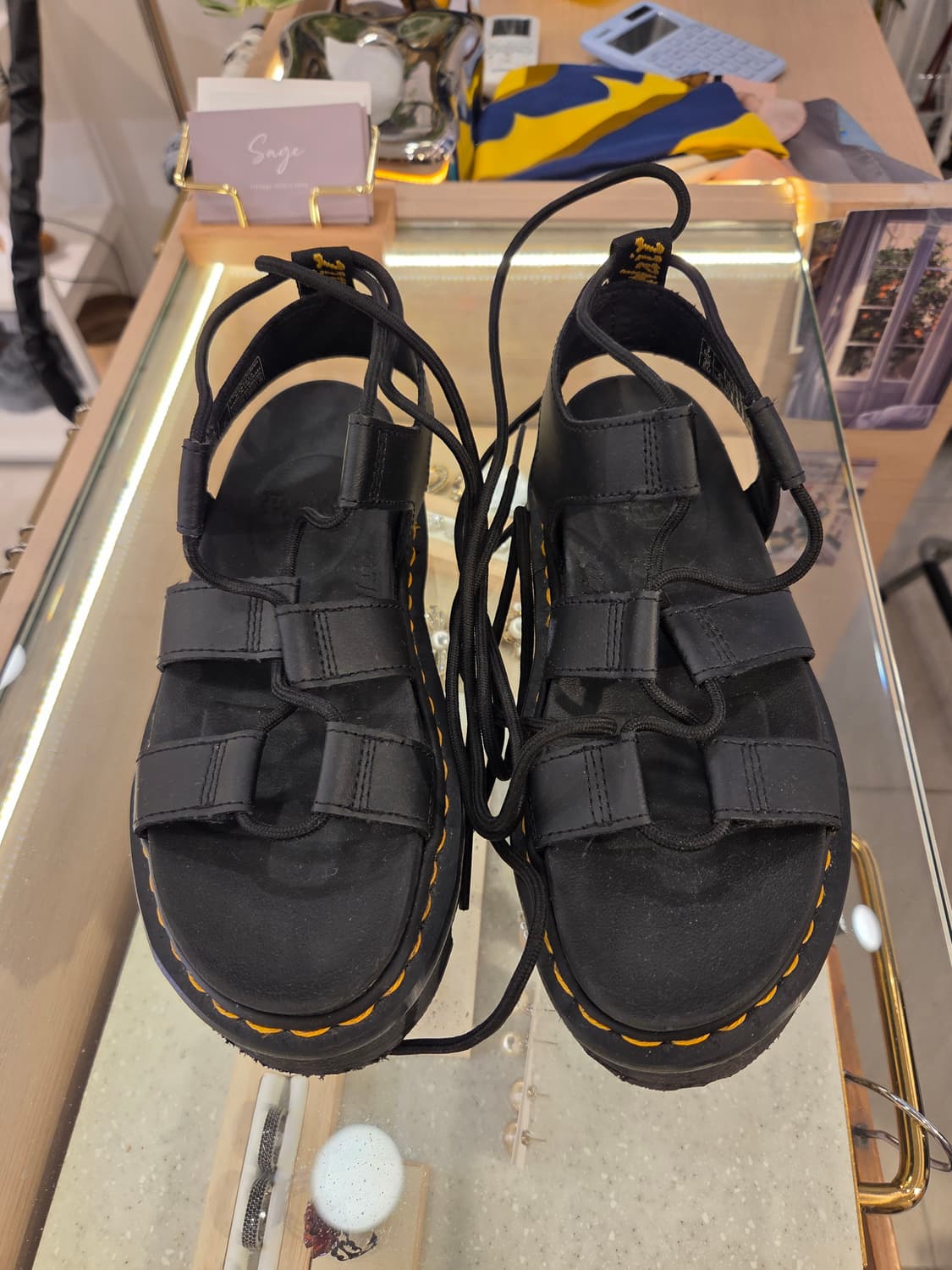 닥터마틴 나틸라 글레디에이터 샌들 상품이미지1