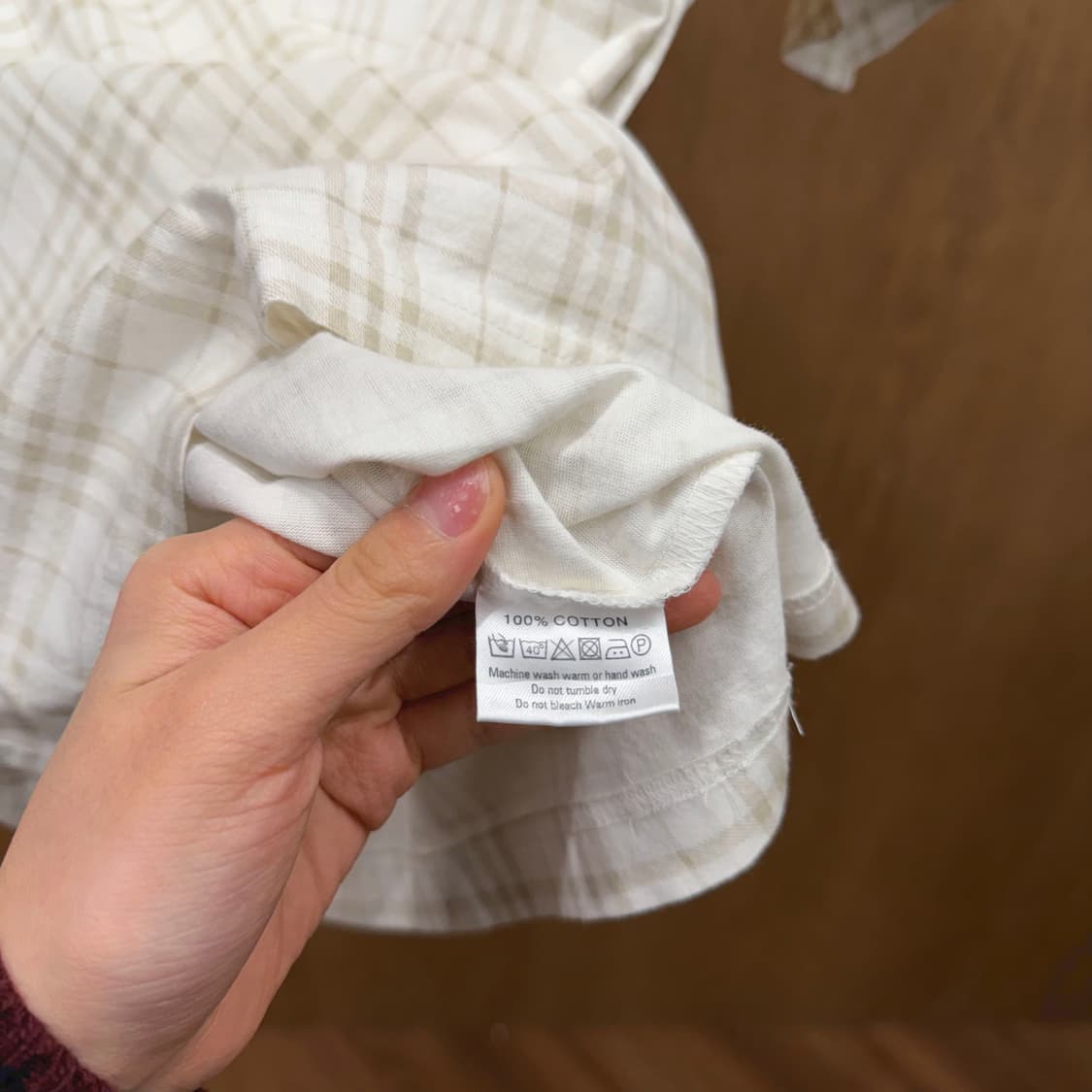 버버리 런던 PK 반팔 티셔츠 베이지 체크 패턴 로고 자수 아이보리 상품이미지7