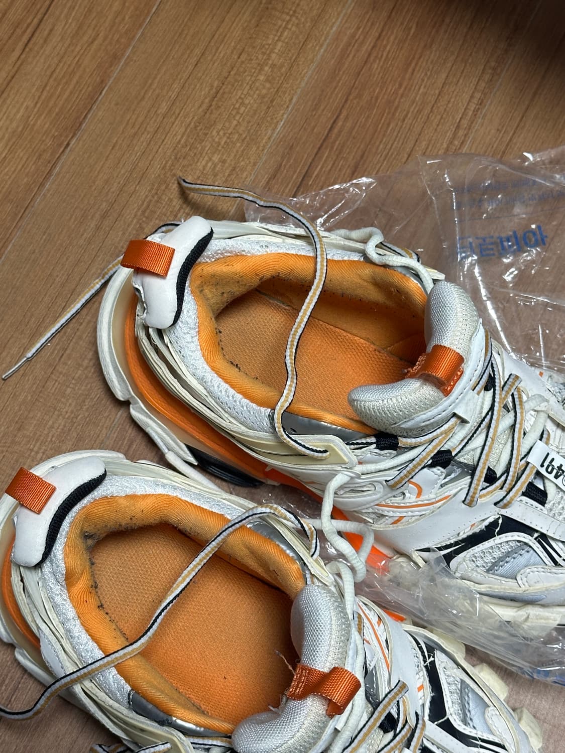 발렌시아가 트랙 스니커즈 흰주 40사이즈 260 상품이미지7