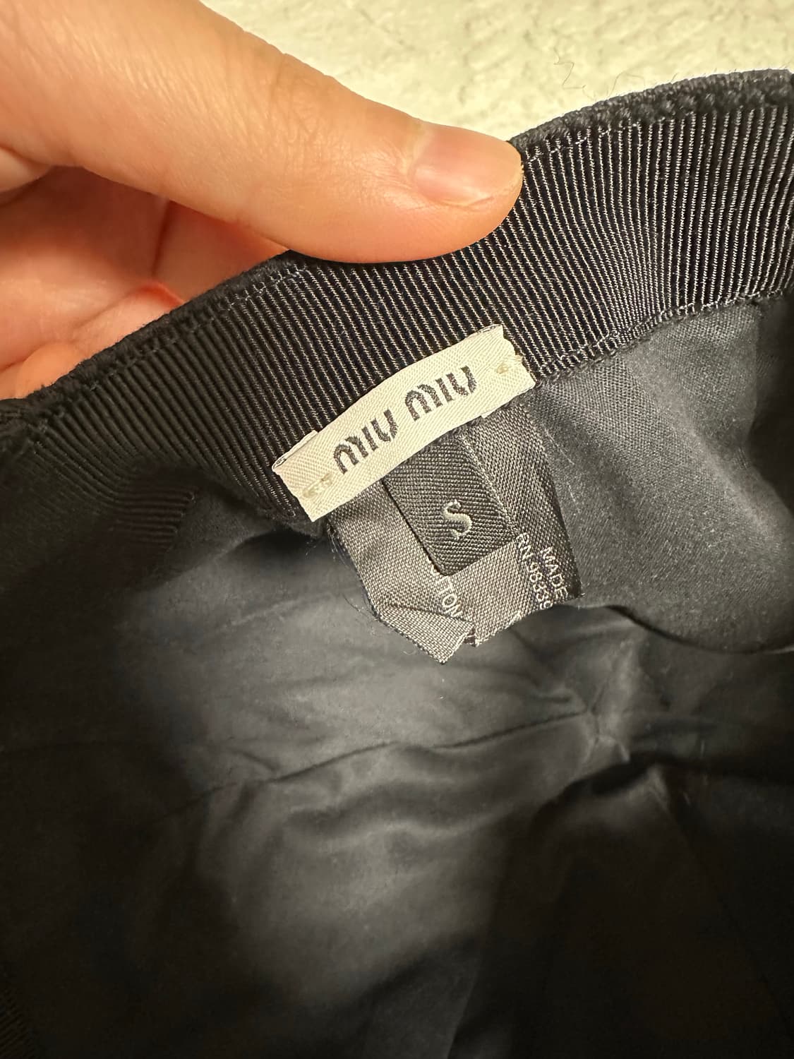 미우미우 클럽 볼캡 블랙 S 상품이미지3