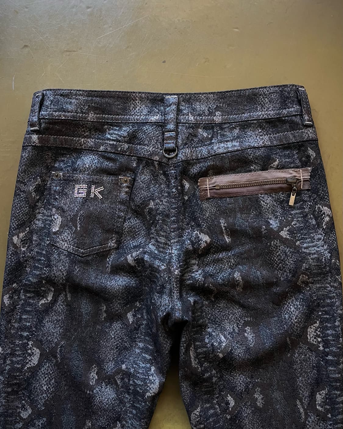 G.K 伊太利喜 Archive Python Coating Pants  상품이미지8