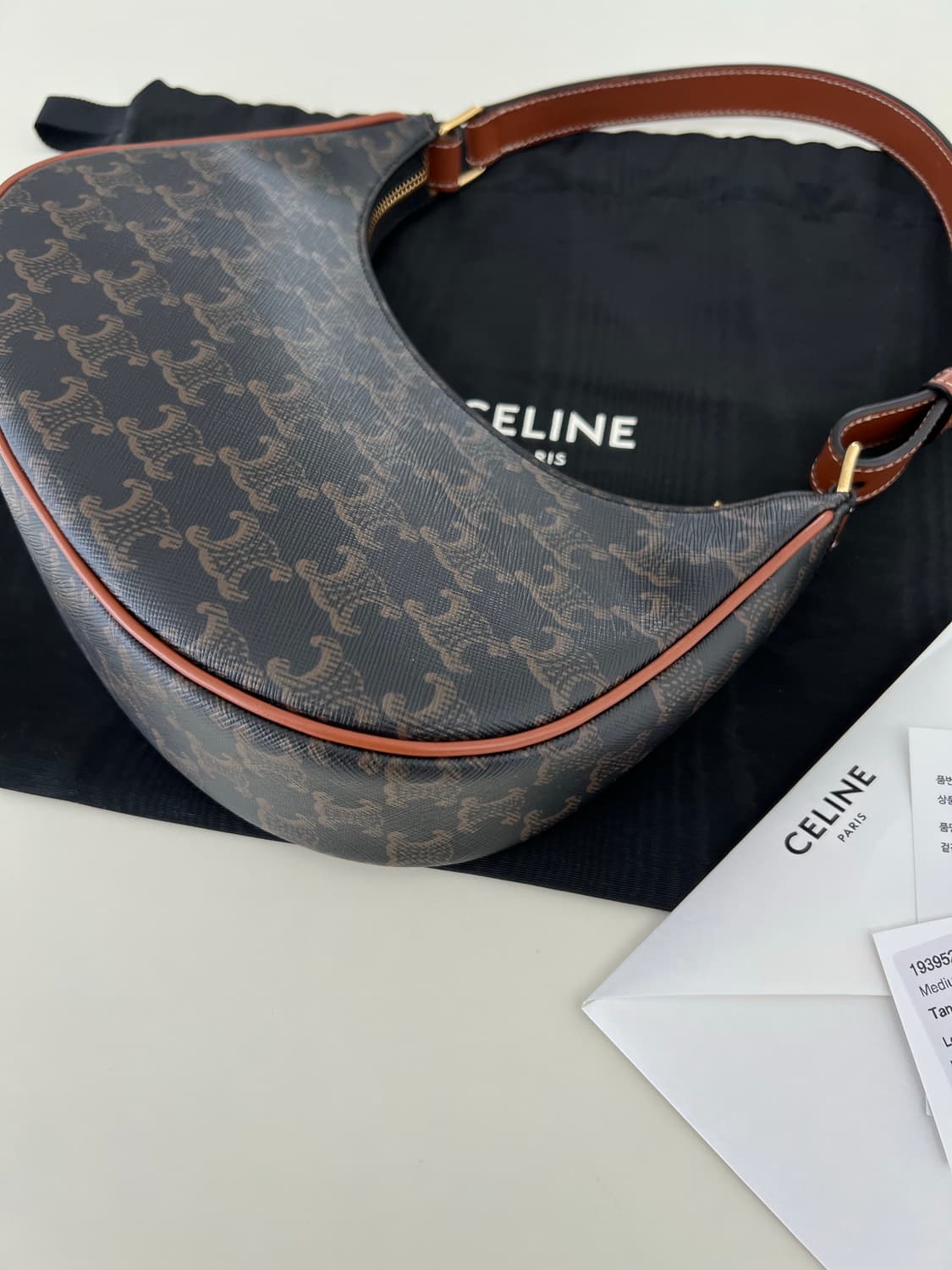 셀린느 아바백 미듐 상품이미지4