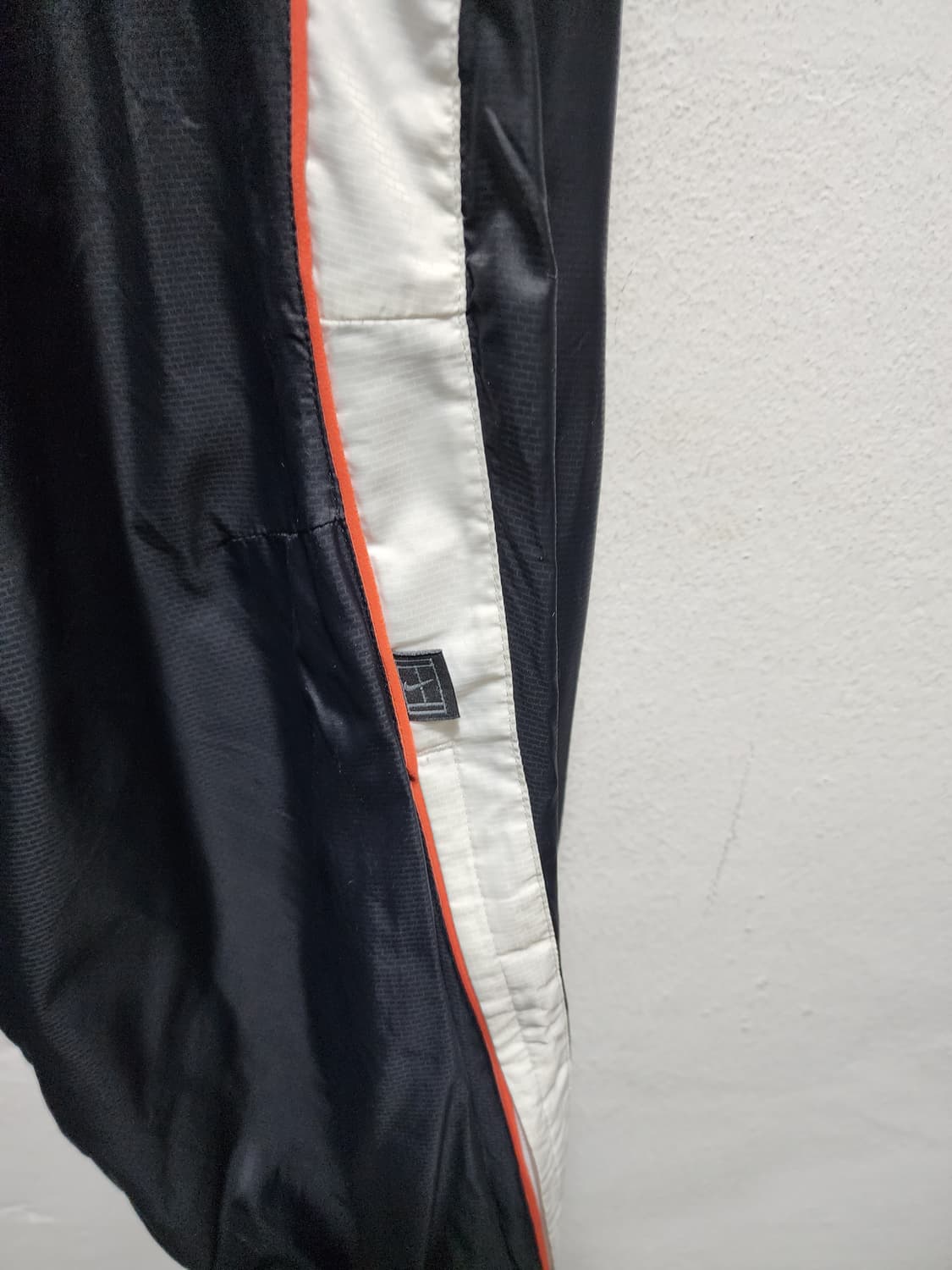 나이키 기모 오레오배색 나일론 츄리닝바지 상품이미지3