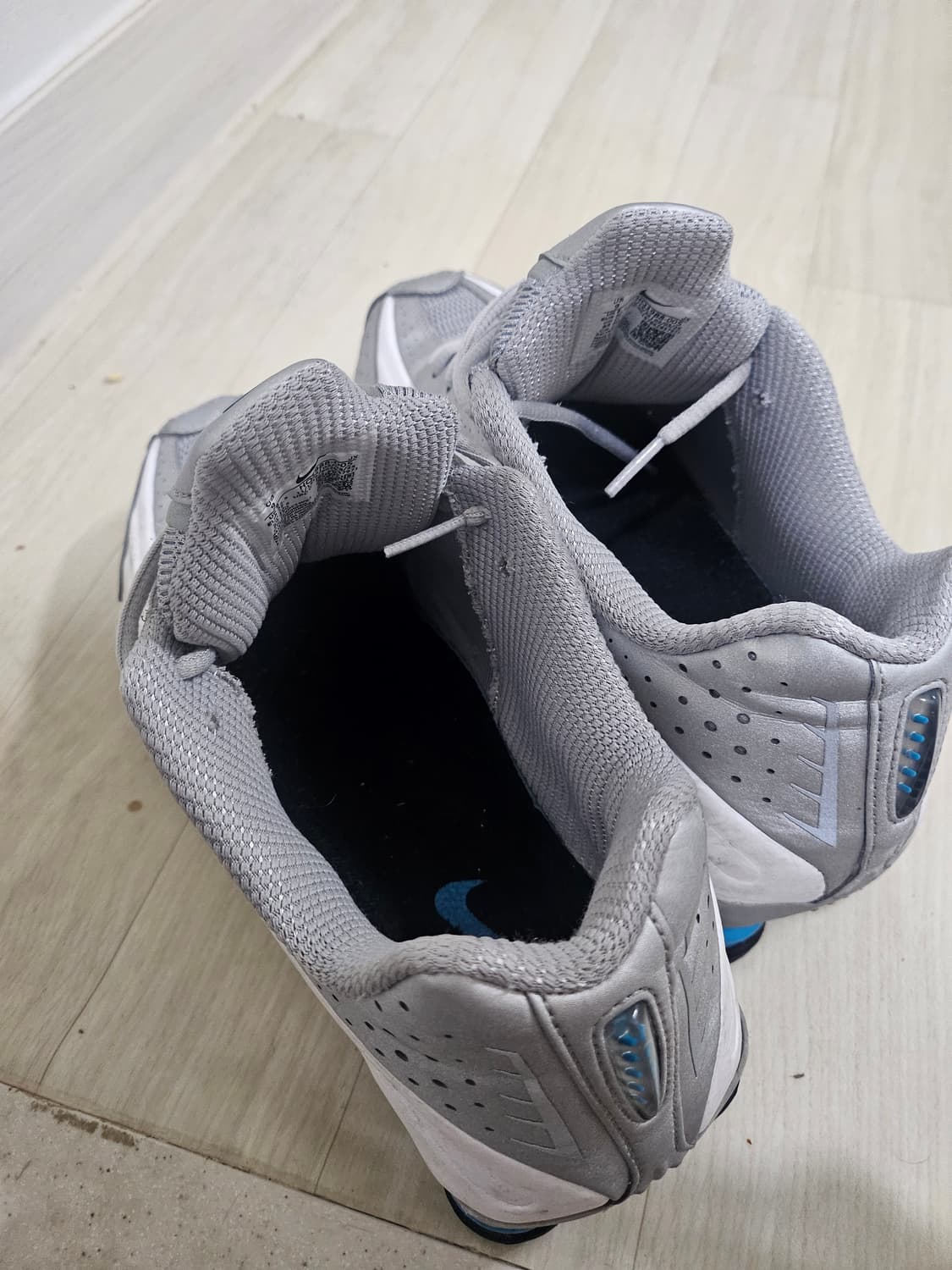 나이키 샥스 R4 270사이즈 상품이미지2