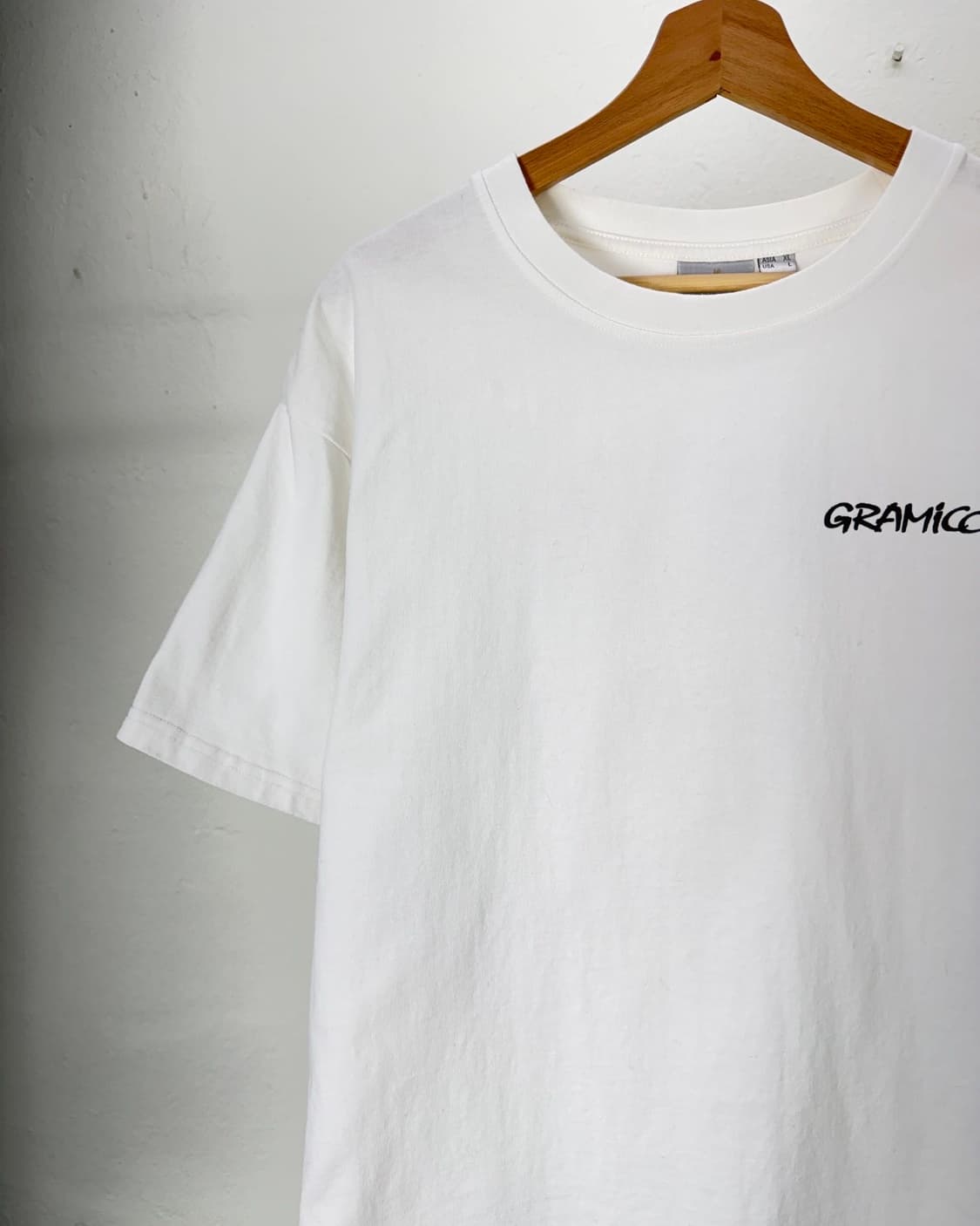 그라미치 화이트 플라워 루즈핏 하프 티셔츠 상품이미지3