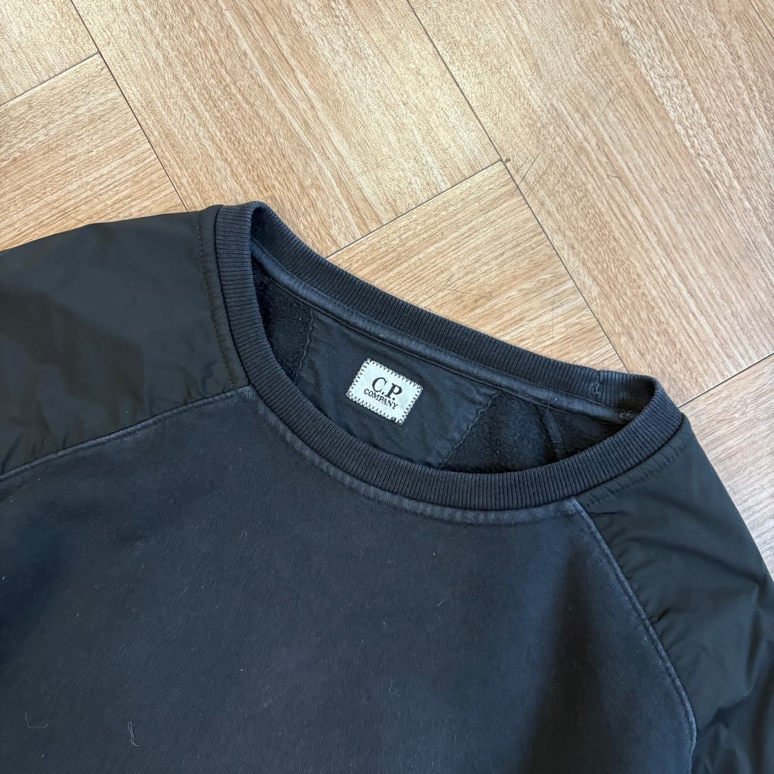 씨피컴퍼니 코튼 & 나일론 믹스 스웻셔츠 상품이미지4