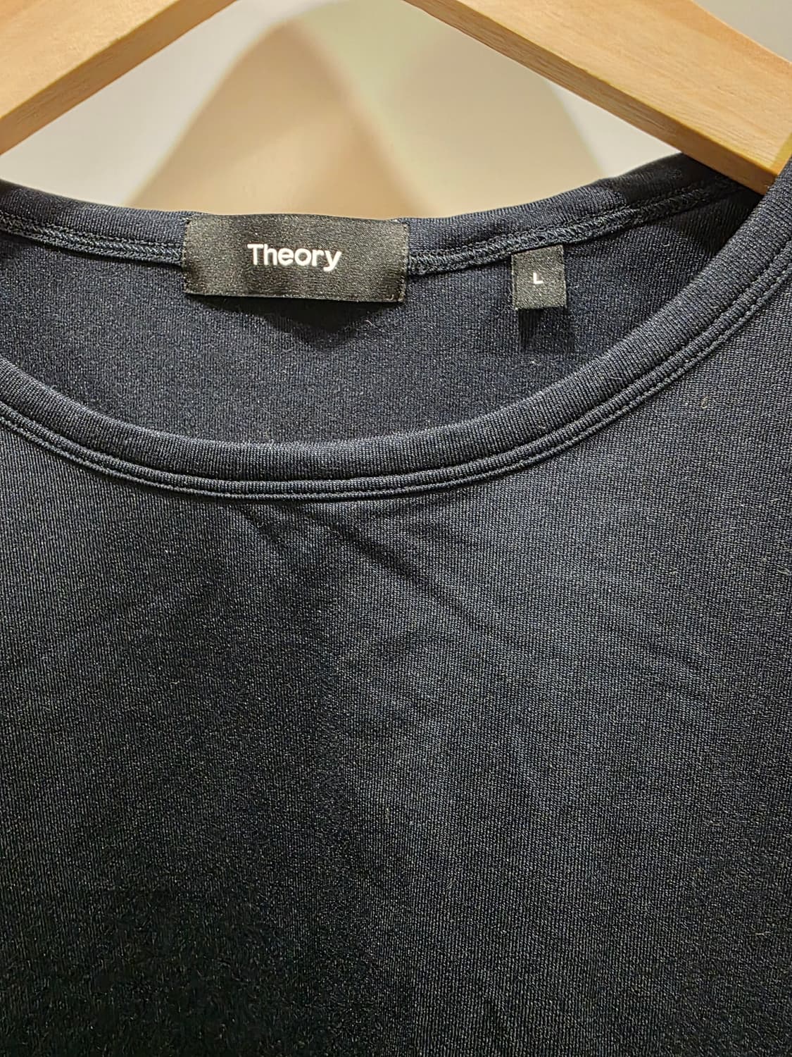 띠어리(Theory) 네이비 반팔 티 상품이미지2