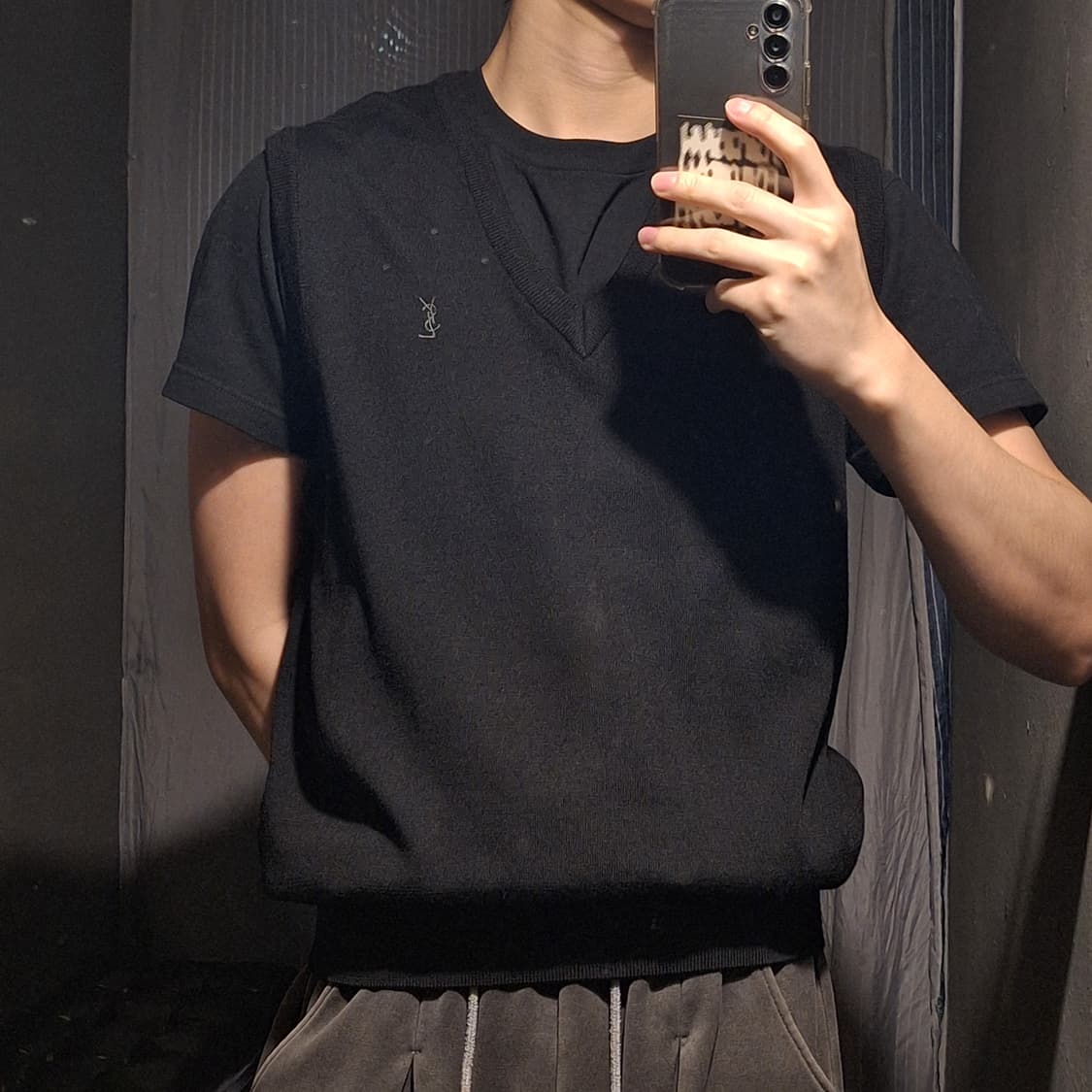 YSL 입생로랑 뿌르옴므 블랙 로고자수 캐주얼 브이넥 니트조끼 니트베스트 상품이미지2