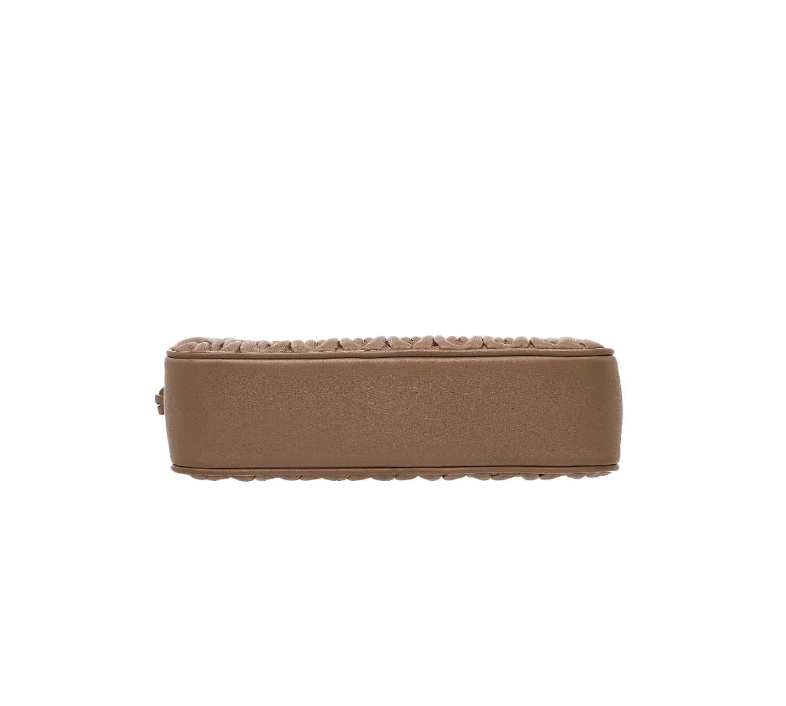 [S급] 미우 미우 마테라쎄 나파 가죽 미니백 카메오 판매합니다!!! 상품이미지4