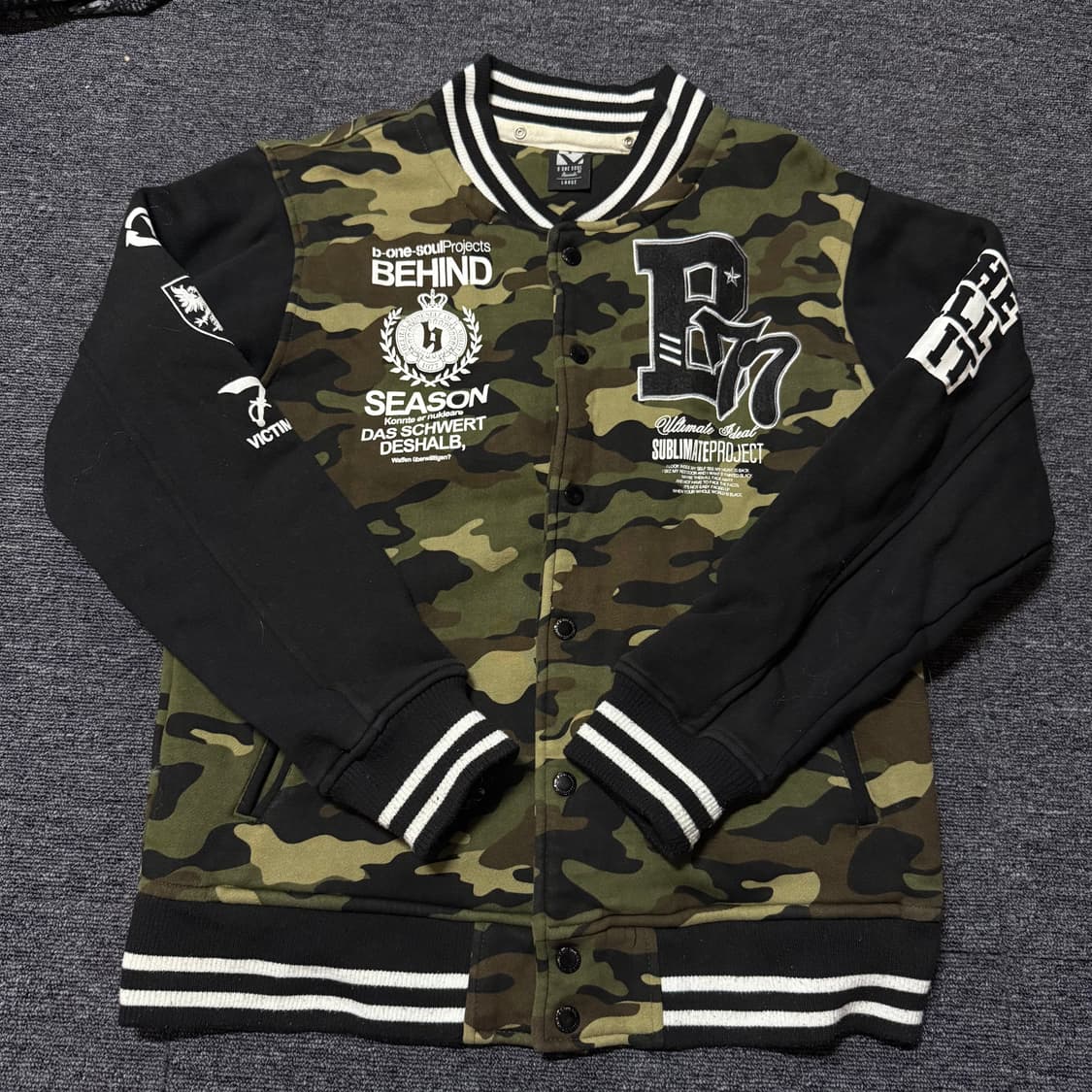 빈티지 카모 바시티 자켓 상품이미지1