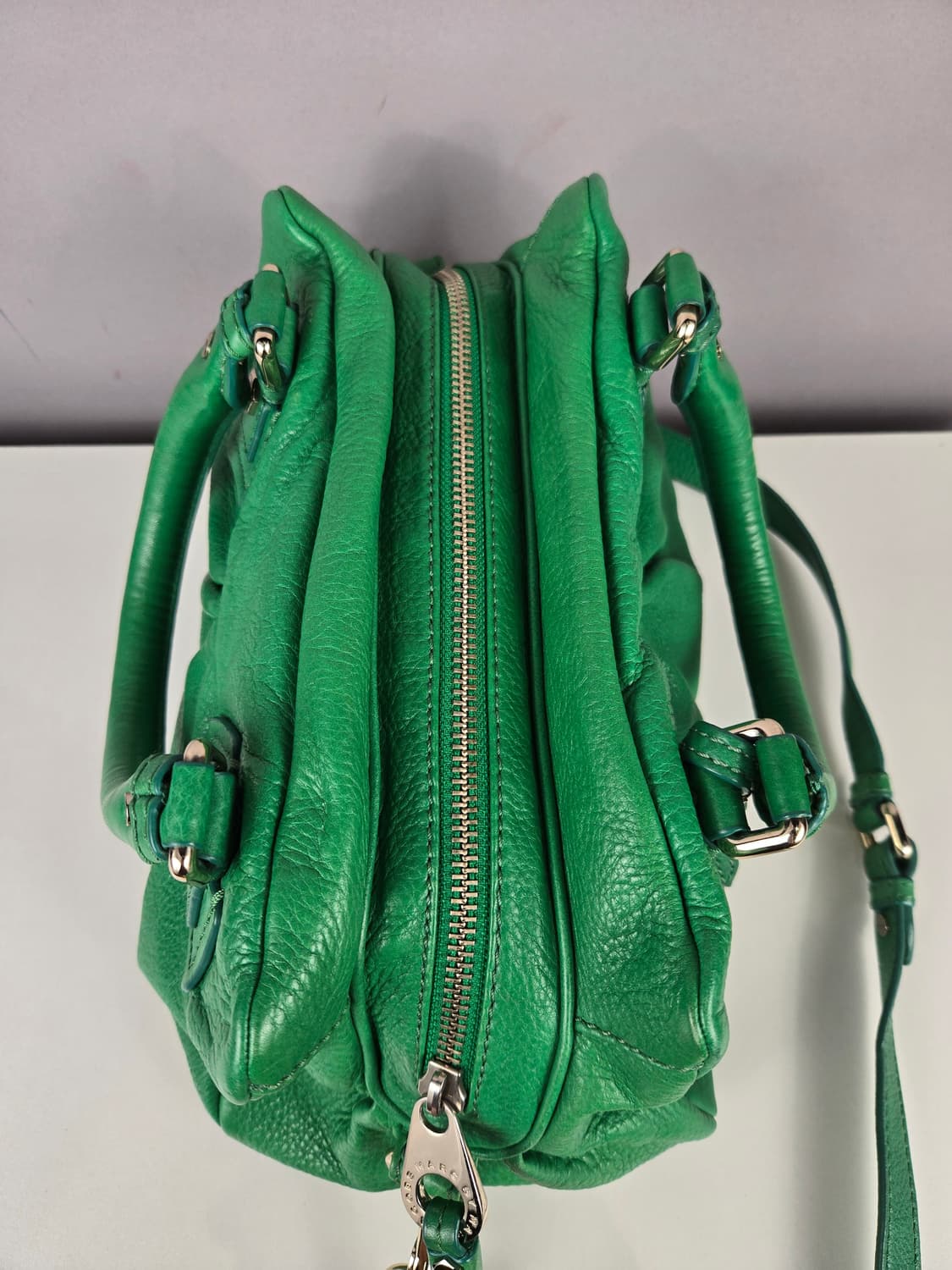 마크제이콥스 클래식 큐 베이비 그루비  가죽 토트백 가방 정품 그루비백 상품이미지9