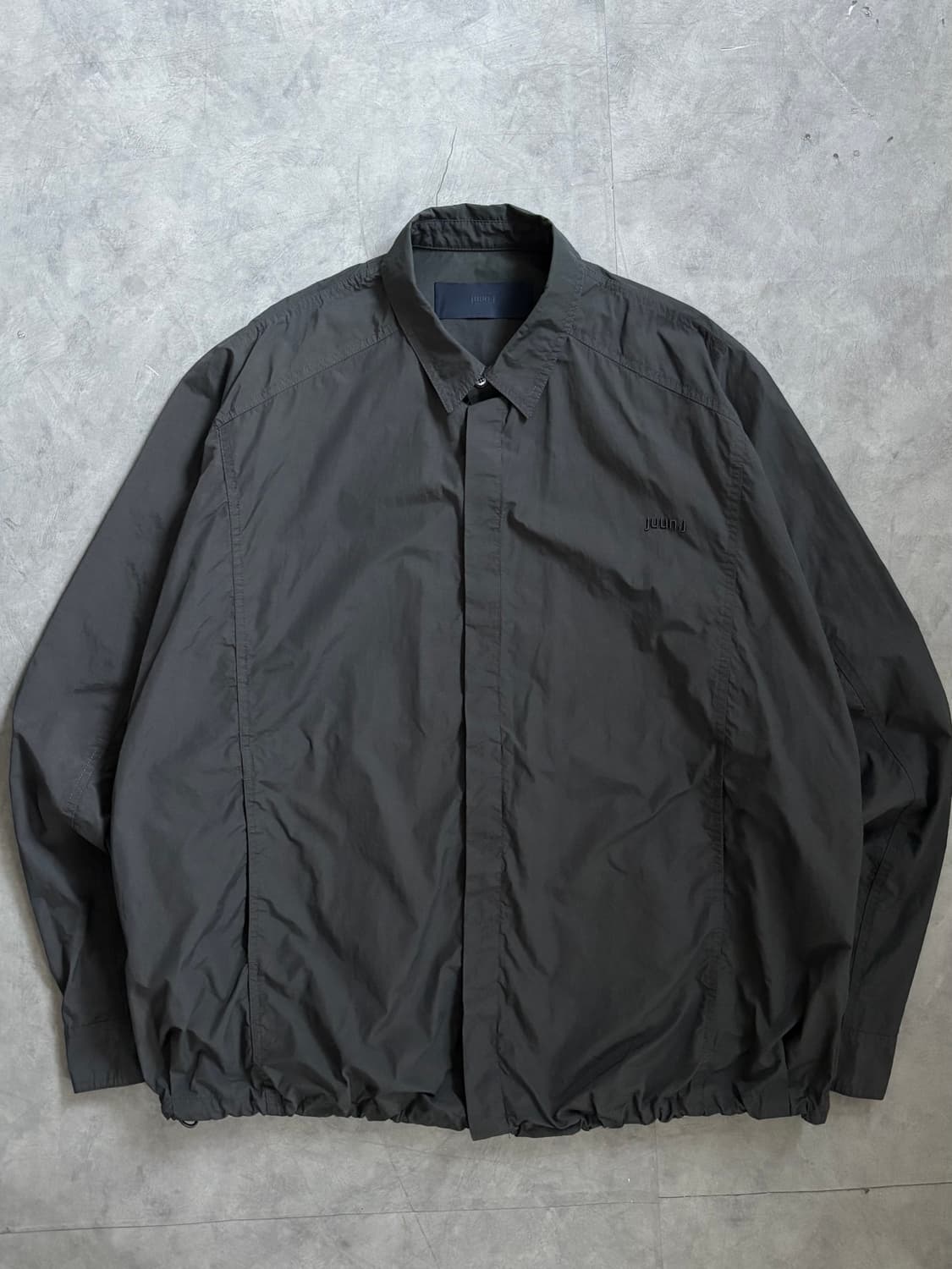 Juun.J 준지 블랙컬러 로고 스트링 나일론 셔츠자켓 상품이미지4