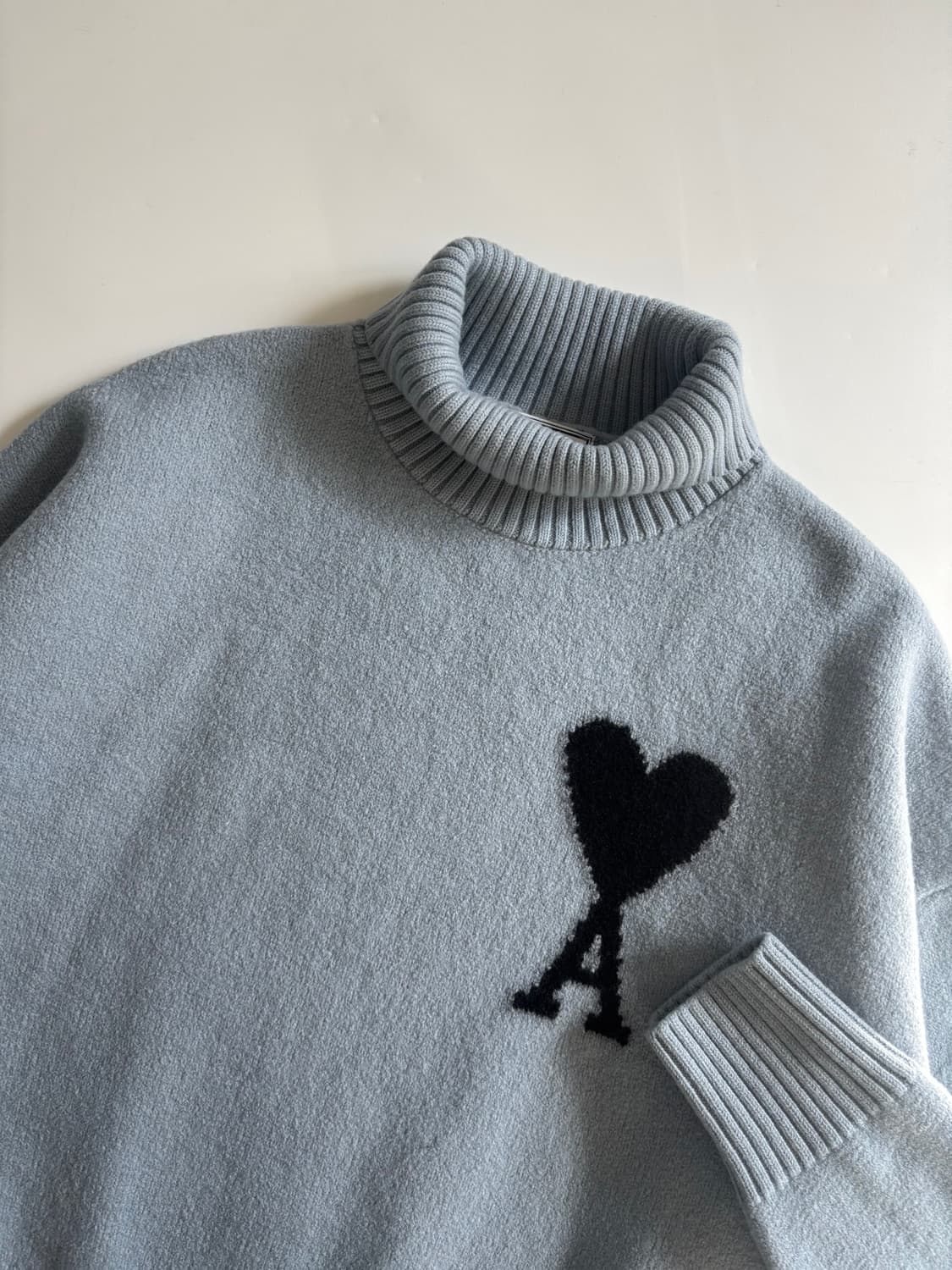 AMI 아미 스틸블루 인타르시아 터틀넥 니트 상품이미지5