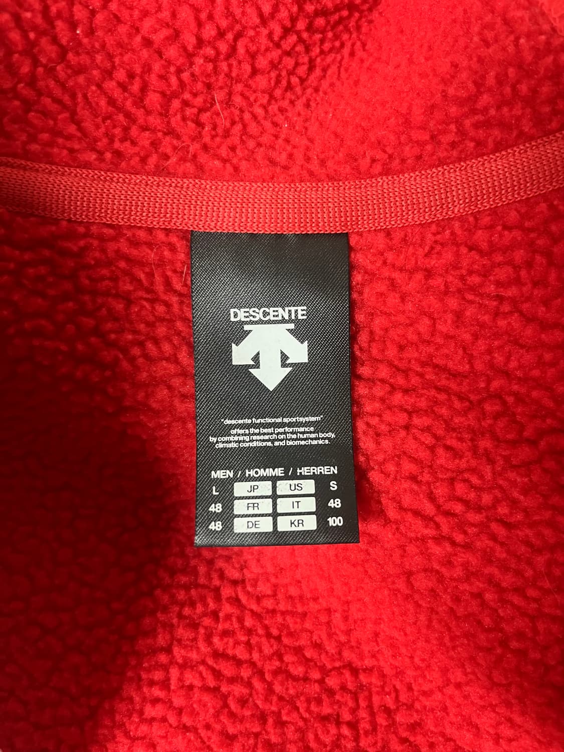 100) 데상트 스위스 스키팀 플리스 후드집업 레드 상품이미지4