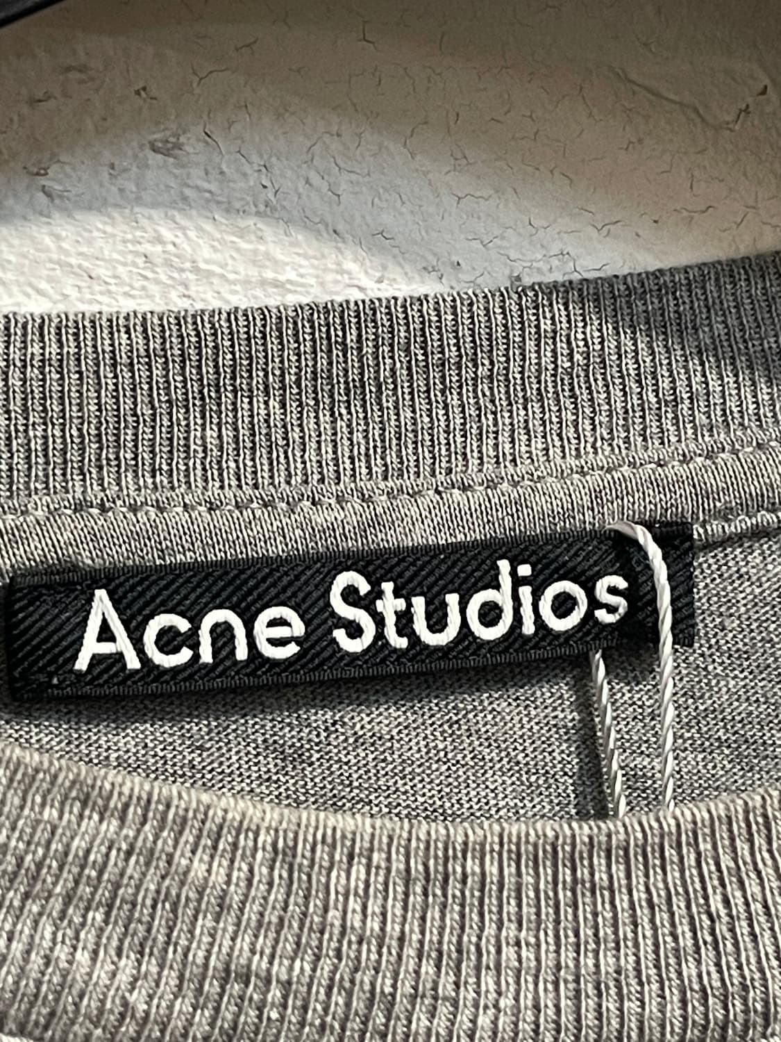 아크네 스튜디오 롱슬리브 티셔츠 상품이미지2