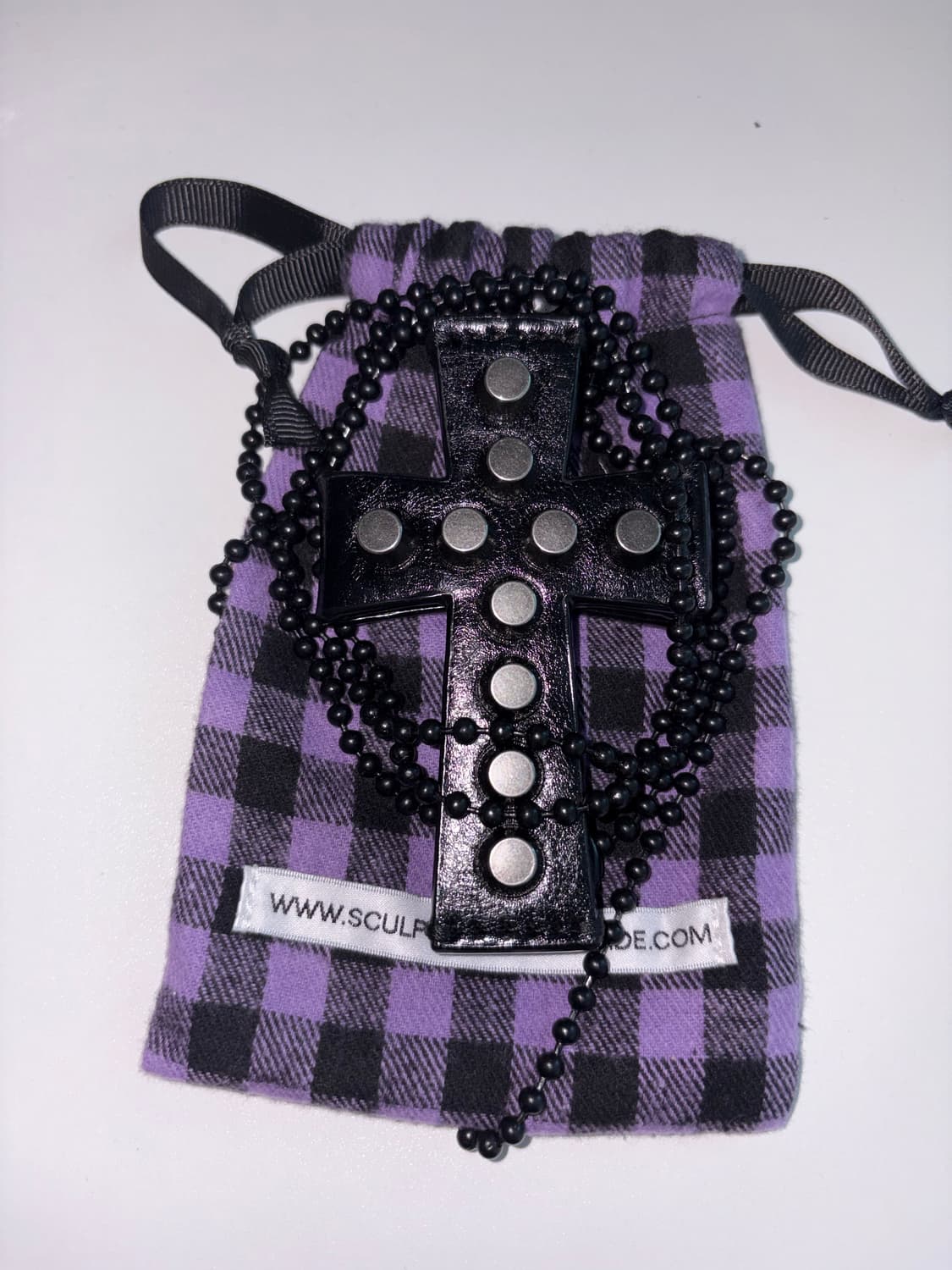 sculptor cross stud strap wallet 상품이미지6