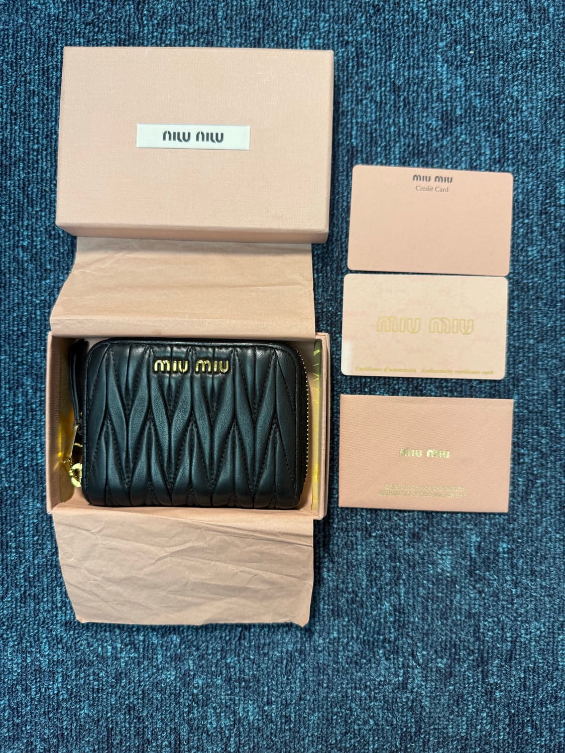 미우미우 동전 카드지갑 상품이미지1