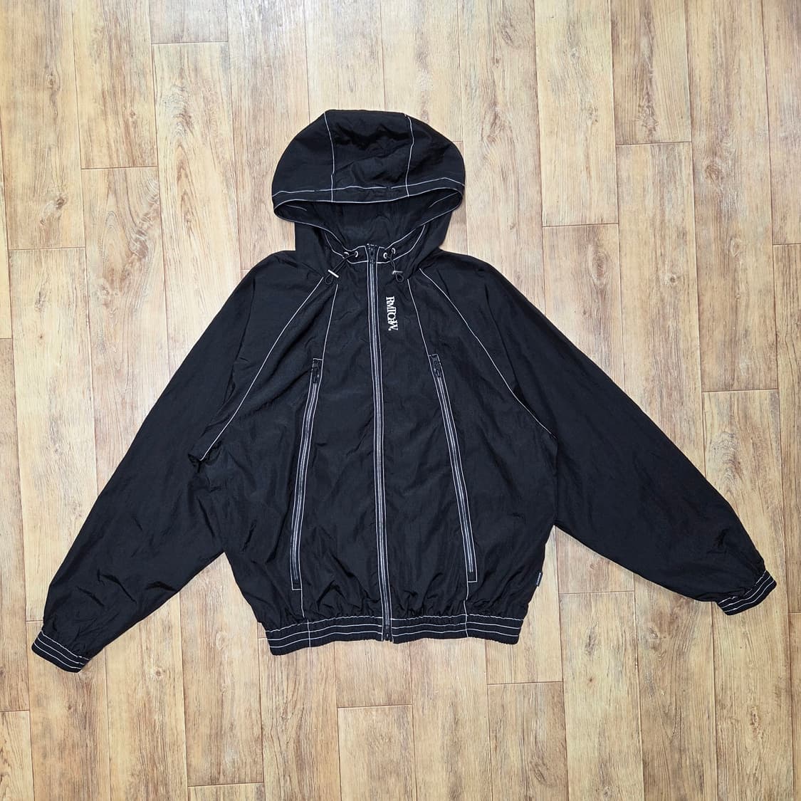 로맨틱크라운(RWTCRW) 유틸리티 후드 윈드브레이커 점퍼 상품이미지4