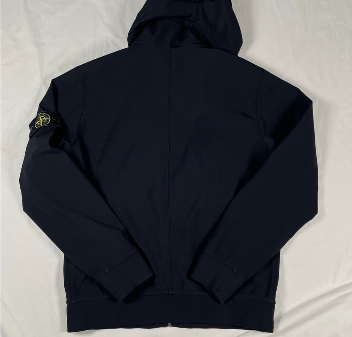 스톤 아일랜드 라이트 소프트 쉘 후드 바람막이 집 업 자켓 져지 상품이미지6