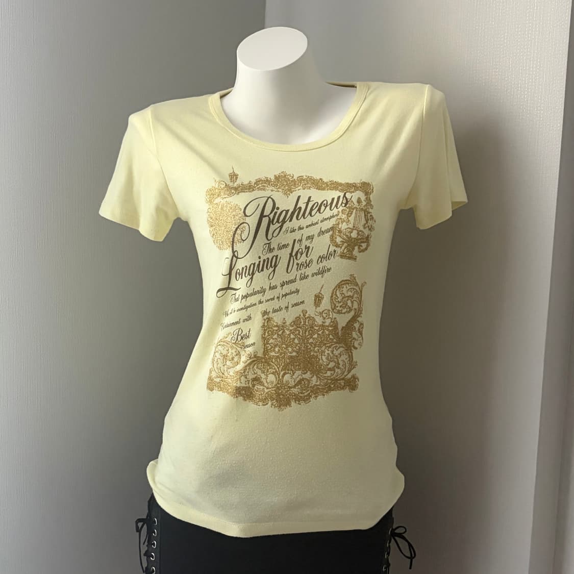 vintage Buttercream Baroque Tee 상품이미지1