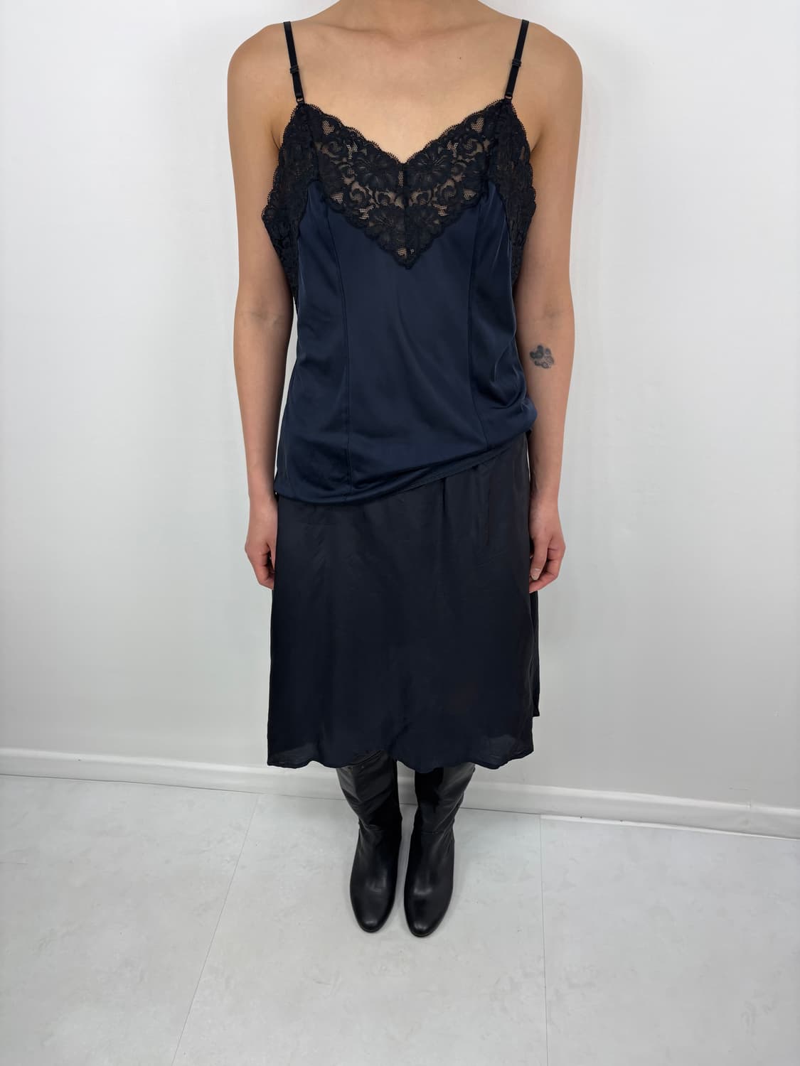 LACE SLIP TOP NAVY 상품이미지4