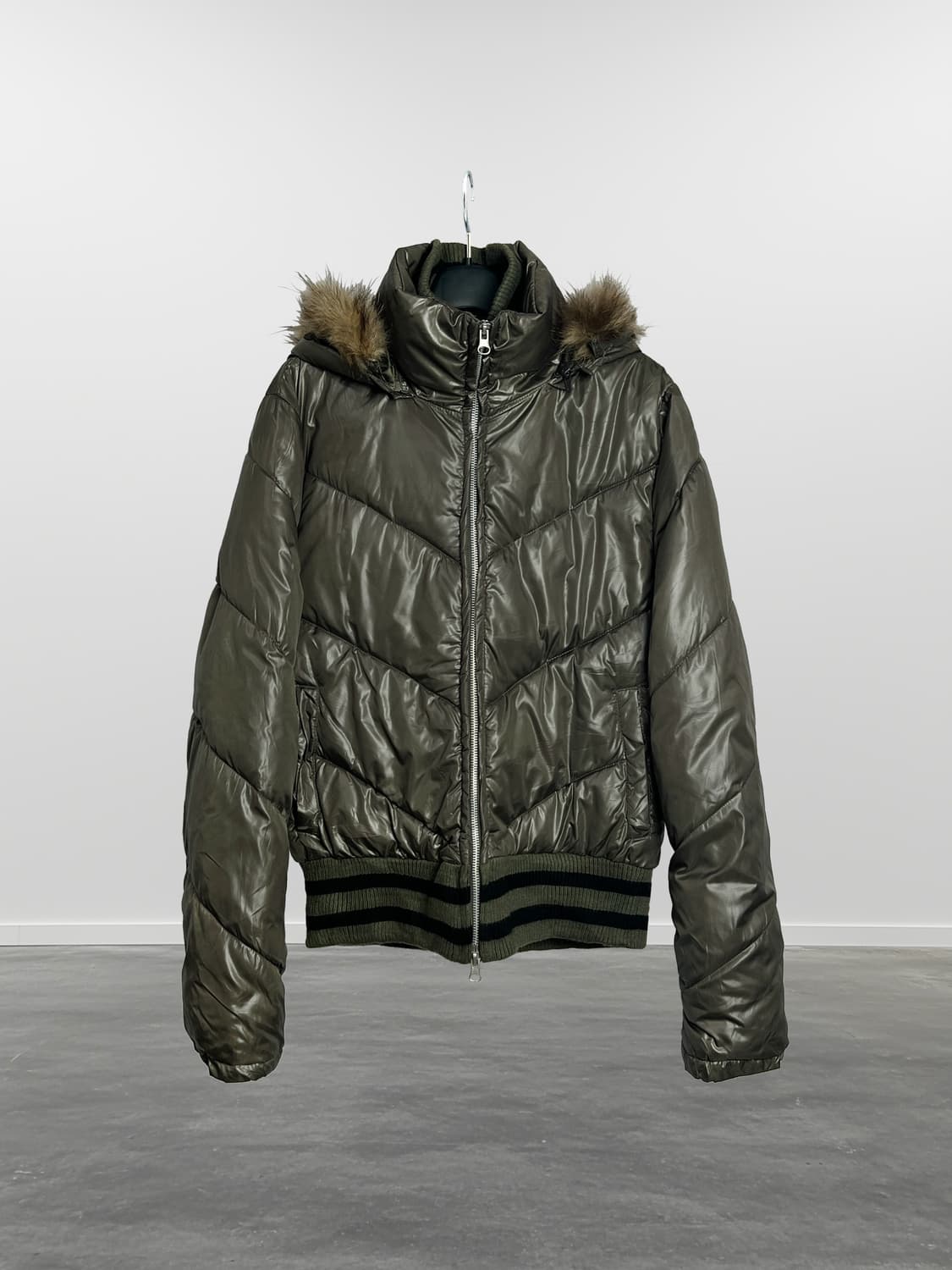 GROWTH by 인 더 애틱 패딩 상품이미지1