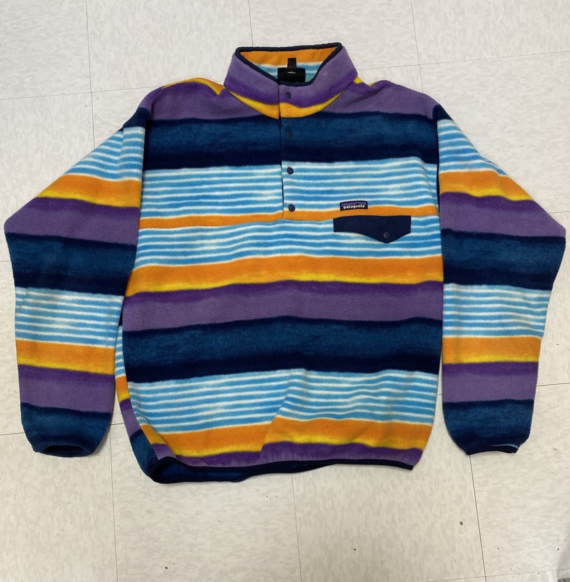 17FW 파타고니아 신칠라 스냅-티 플리스 멀티 컬러 스트라이프 상품이미지1