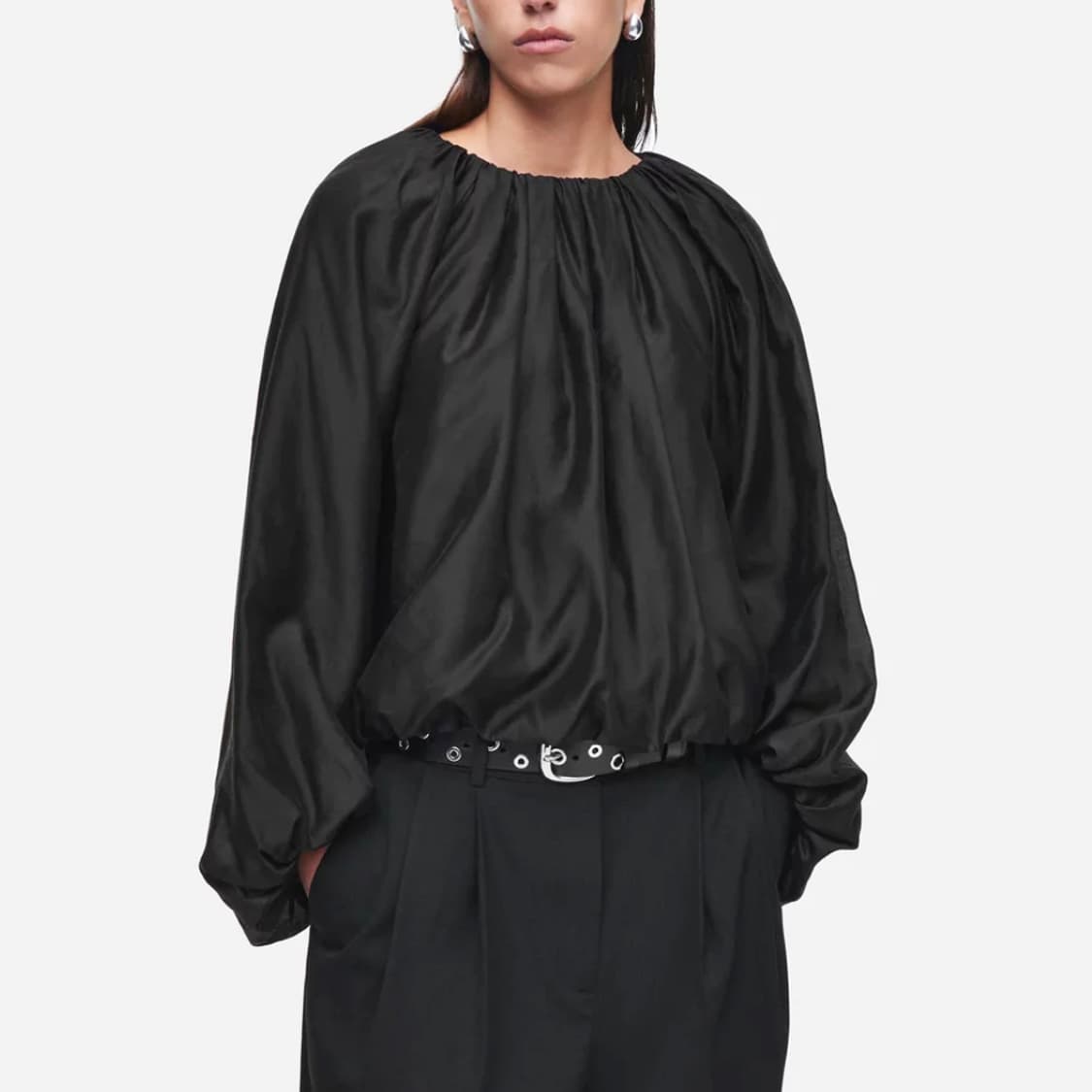 헬베티카(HELVETICA) 셔링 퍼프소매 블라우스 프리사이즈 새상품 상품이미지4