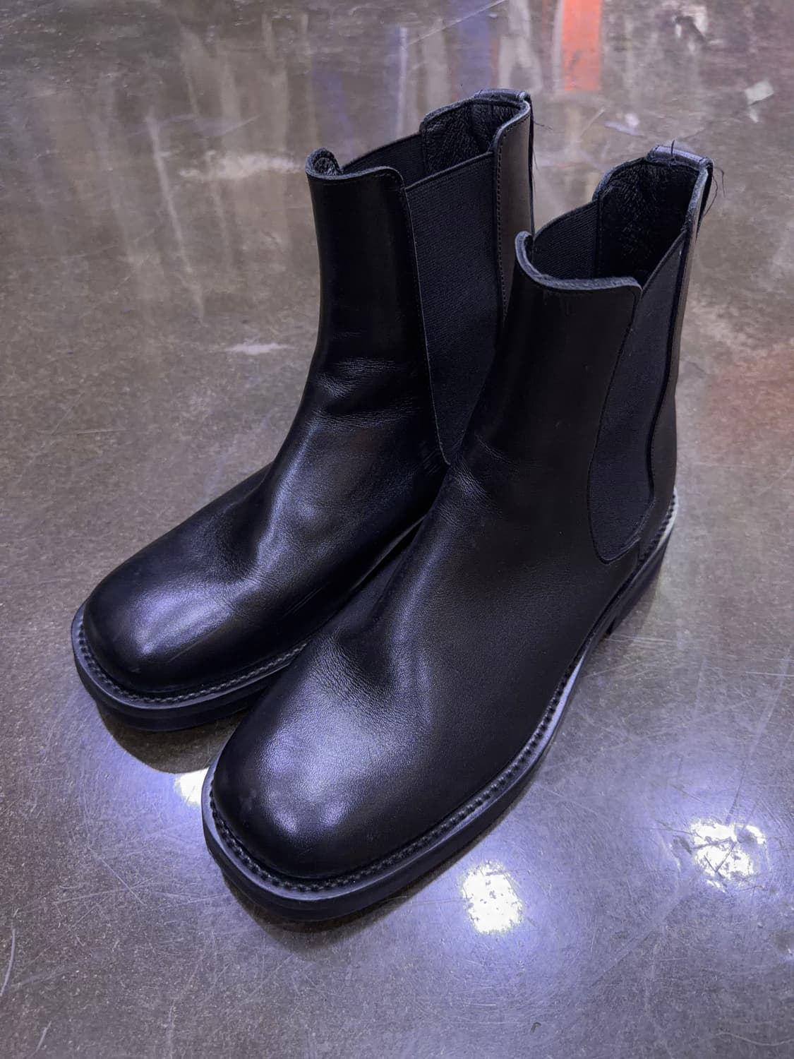 무신사스탠다드 스퀘어 라운드토 첼시부츠 275 상품이미지1