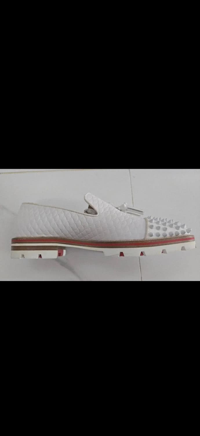 크리스찬 루부탱 화이트 스터드 테슬로퍼 팝니다 상품이미지5