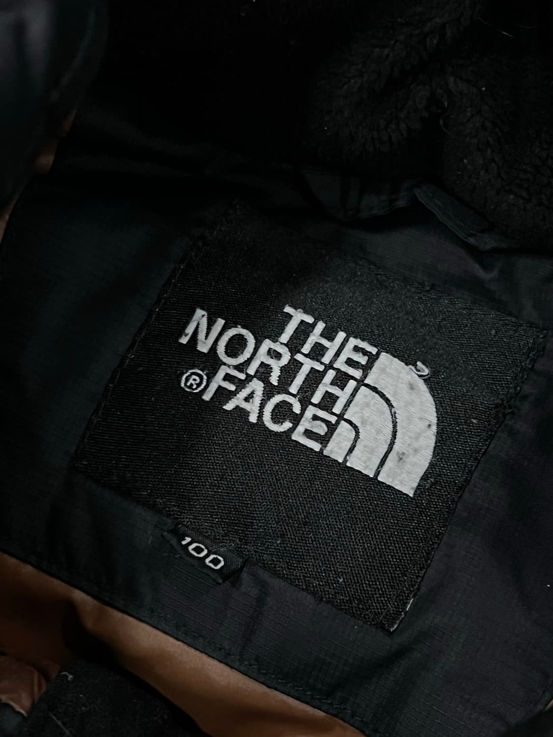 (100) 노스페이스 아이거 구스다운 패딩 점퍼 블랙 상품이미지4