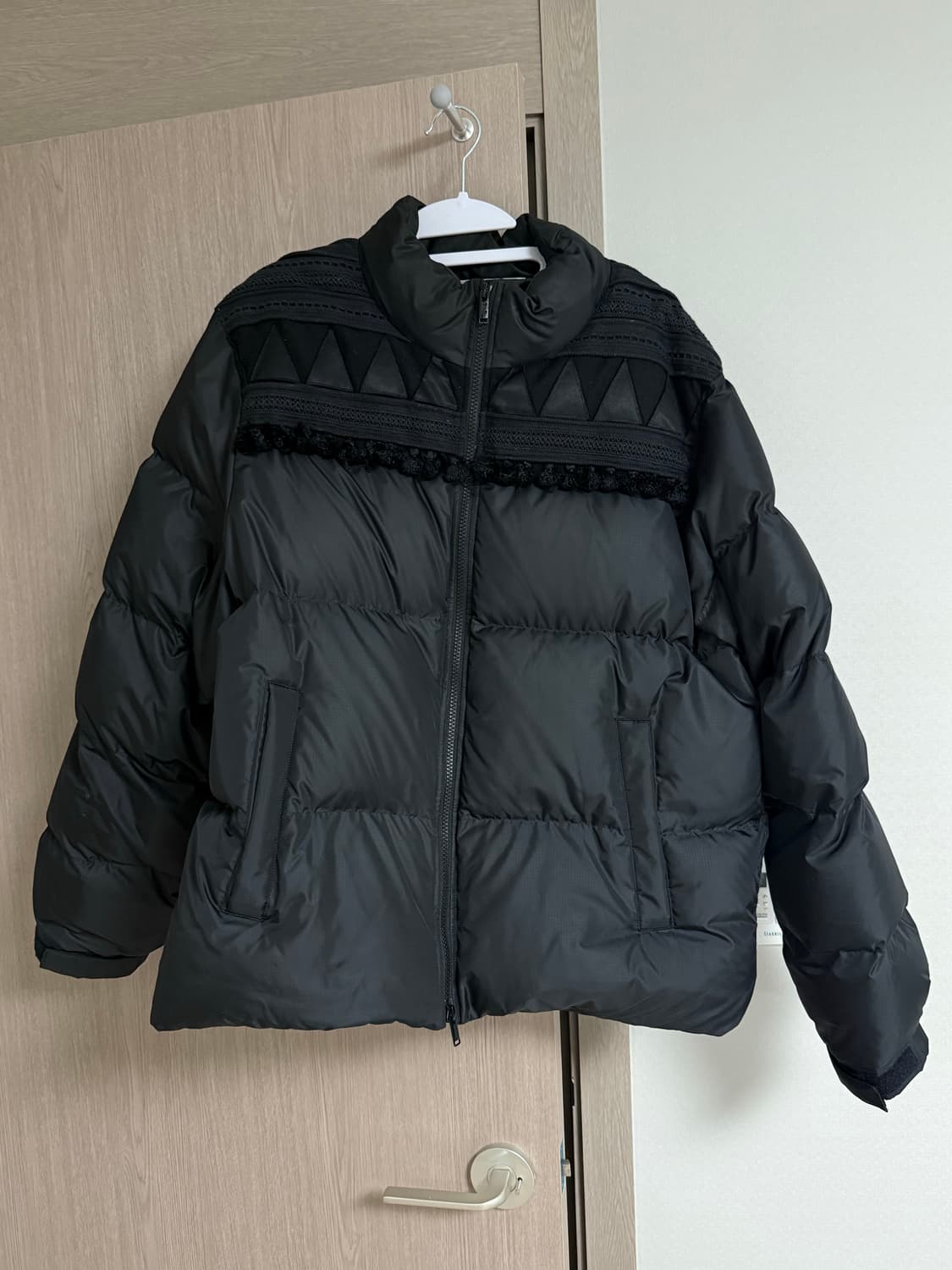 언더커버 23aw Tribal Motif 스캡 다운패딩 블랙 3 상품이미지2