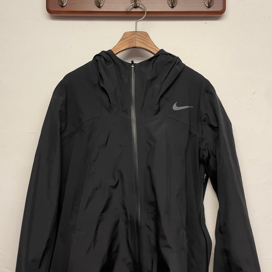 나이키 (우먼) 러닝 에어로 쉴드 바람막이 자켓   상품이미지3