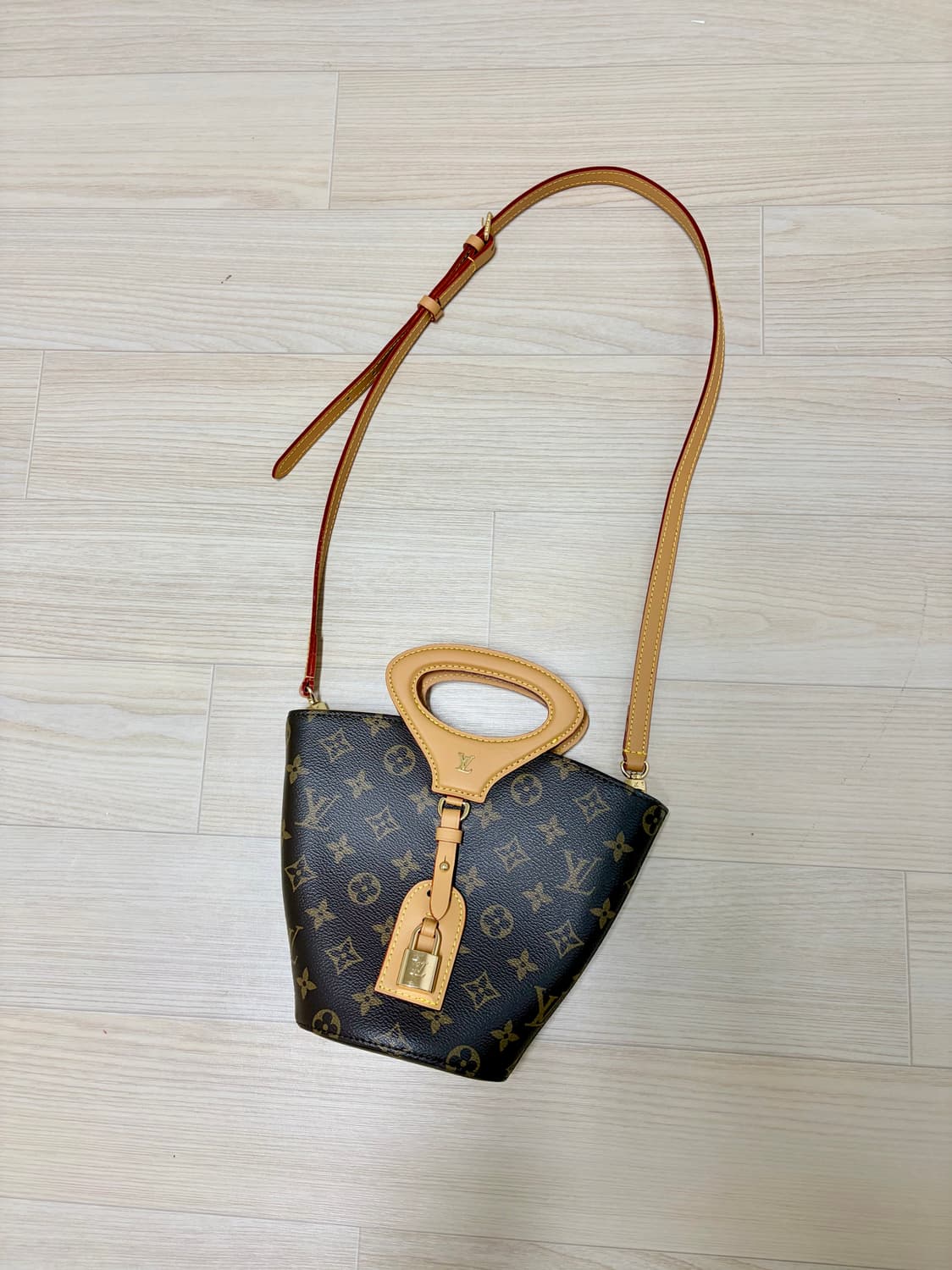 수입 가방 탑핸들백 상품이미지1