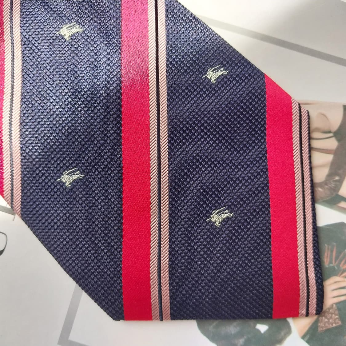 버버리 정품 기마사 로고 전체패턴 넥타이 9.9cm 새제품 K2215 상품이미지6