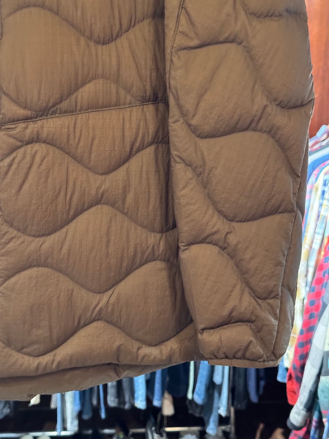 유니클로 화이트마운티니어링 울트라라이트다운 경량 패딩 XL 상품이미지3