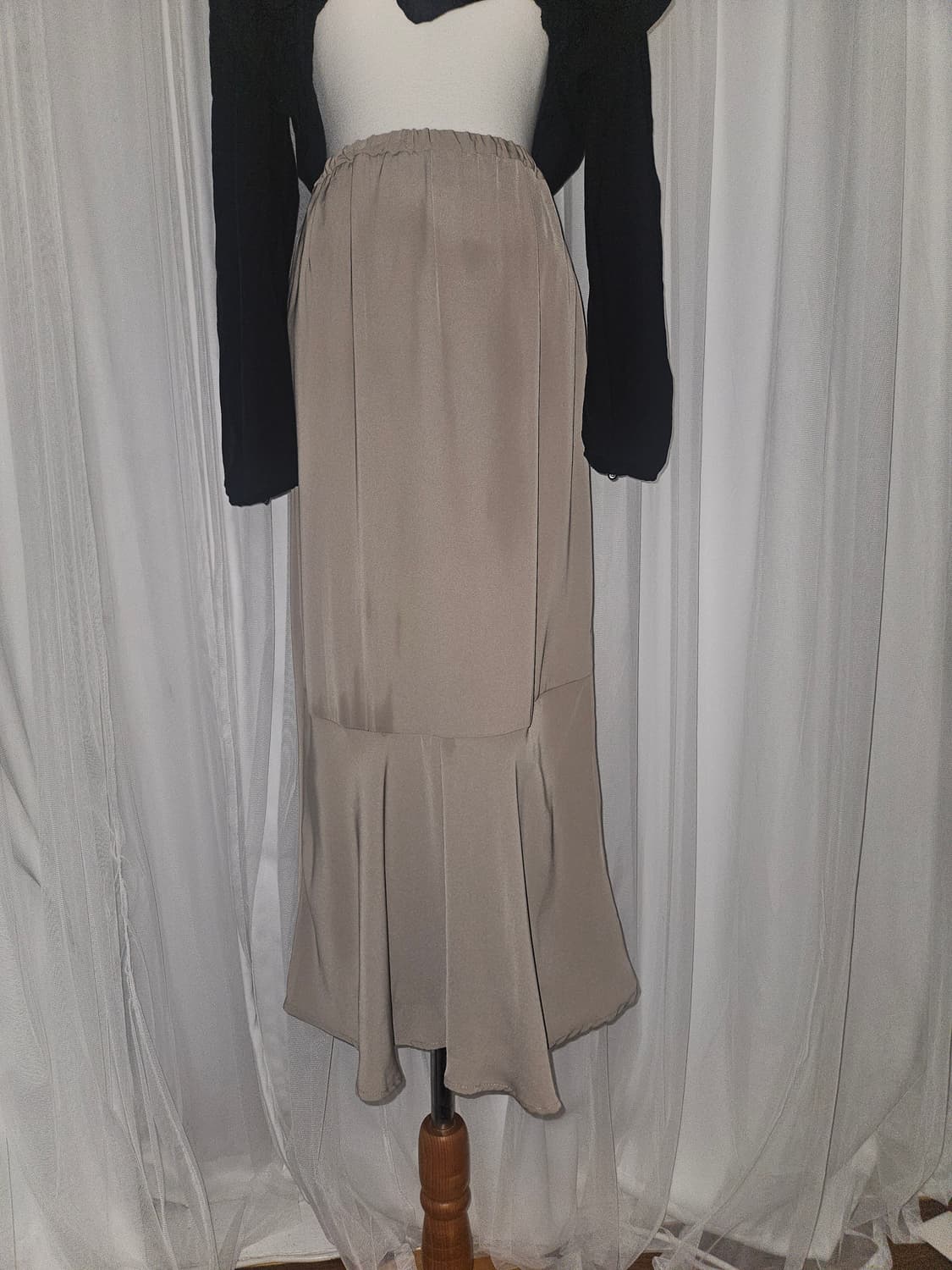 earth music&ecology 빈티지 베이지 머메이드라인 스커트 상품이미지2