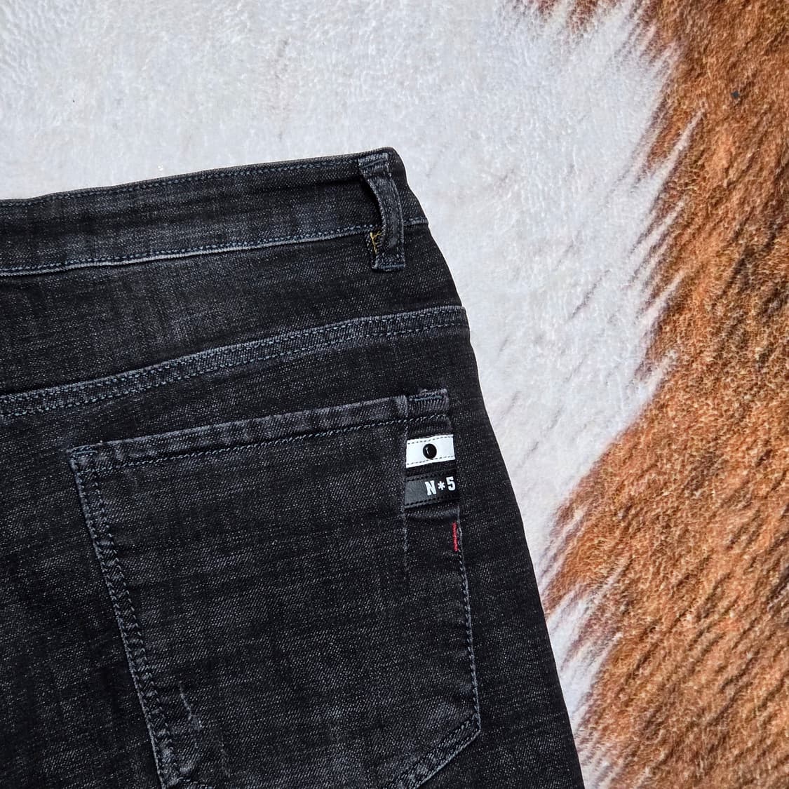 흑청 데미지 워싱 슬림핏 데님 팬츠 상품이미지5