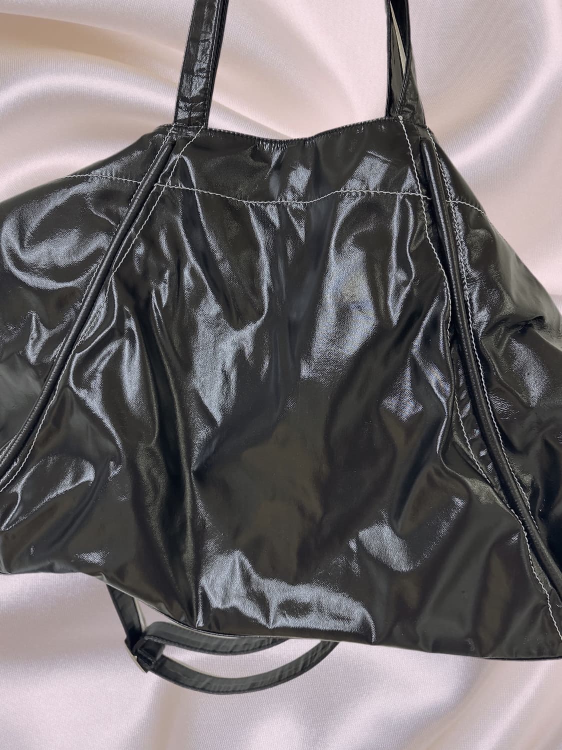 마뗑킴 빅 코팅 토트백 블랙 상품이미지3