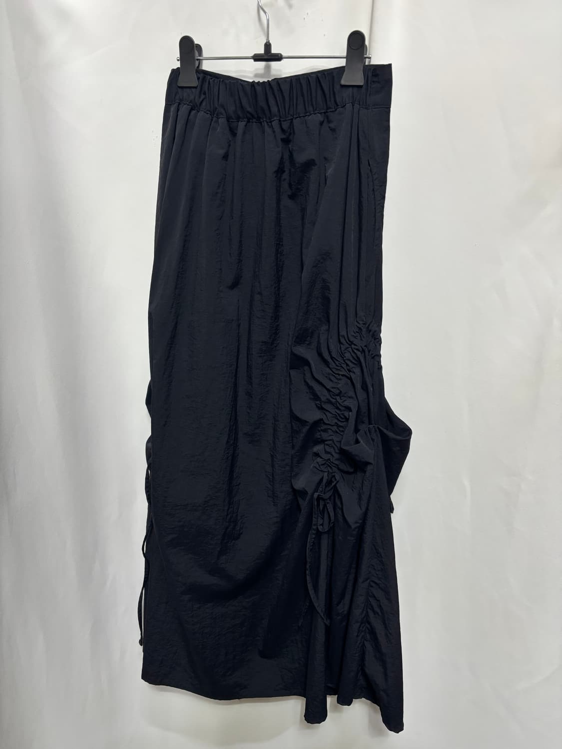 8 컨셉트 뒷허리 밴딩 셔링 카고 벌룬 롱 스커트 F 상품이미지4