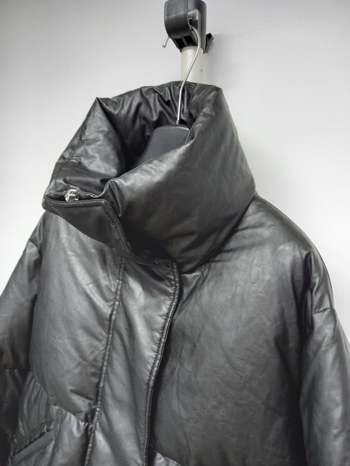 메종마르지엘라  페이크레더 다운패딩 55.66 상품이미지4