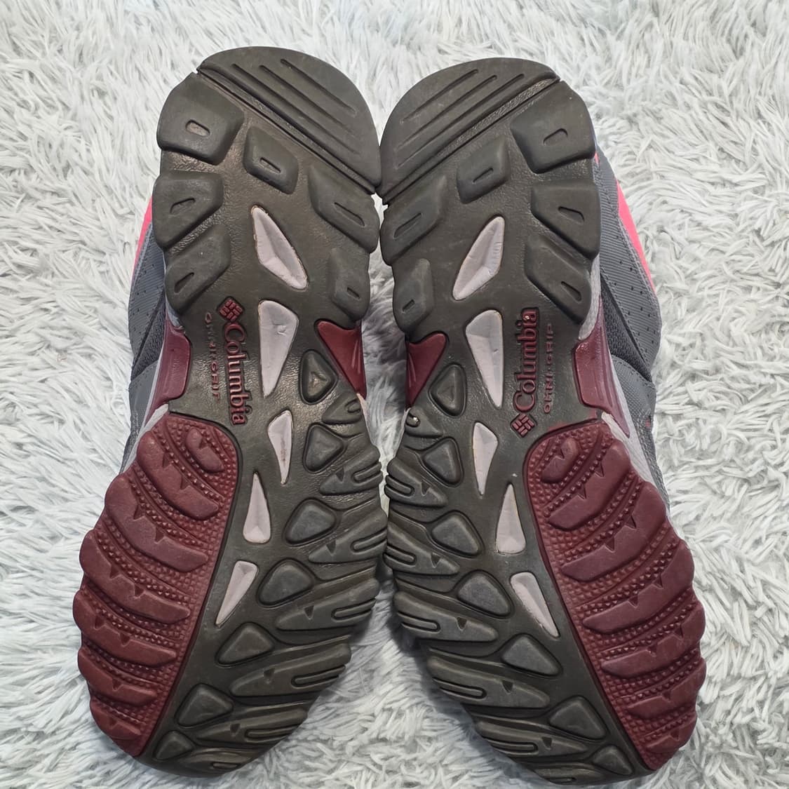 3q-18:컬럼비아 테크라이트 그레이 핑크 트레일 러닝화 (240mm) 상품이미지8