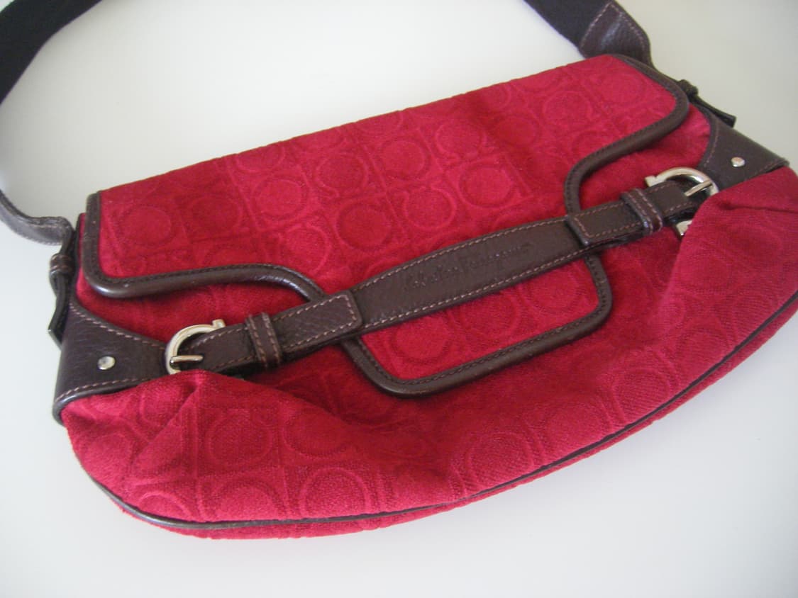 페레가모 간치니 스웨이드 호보백 상품이미지3