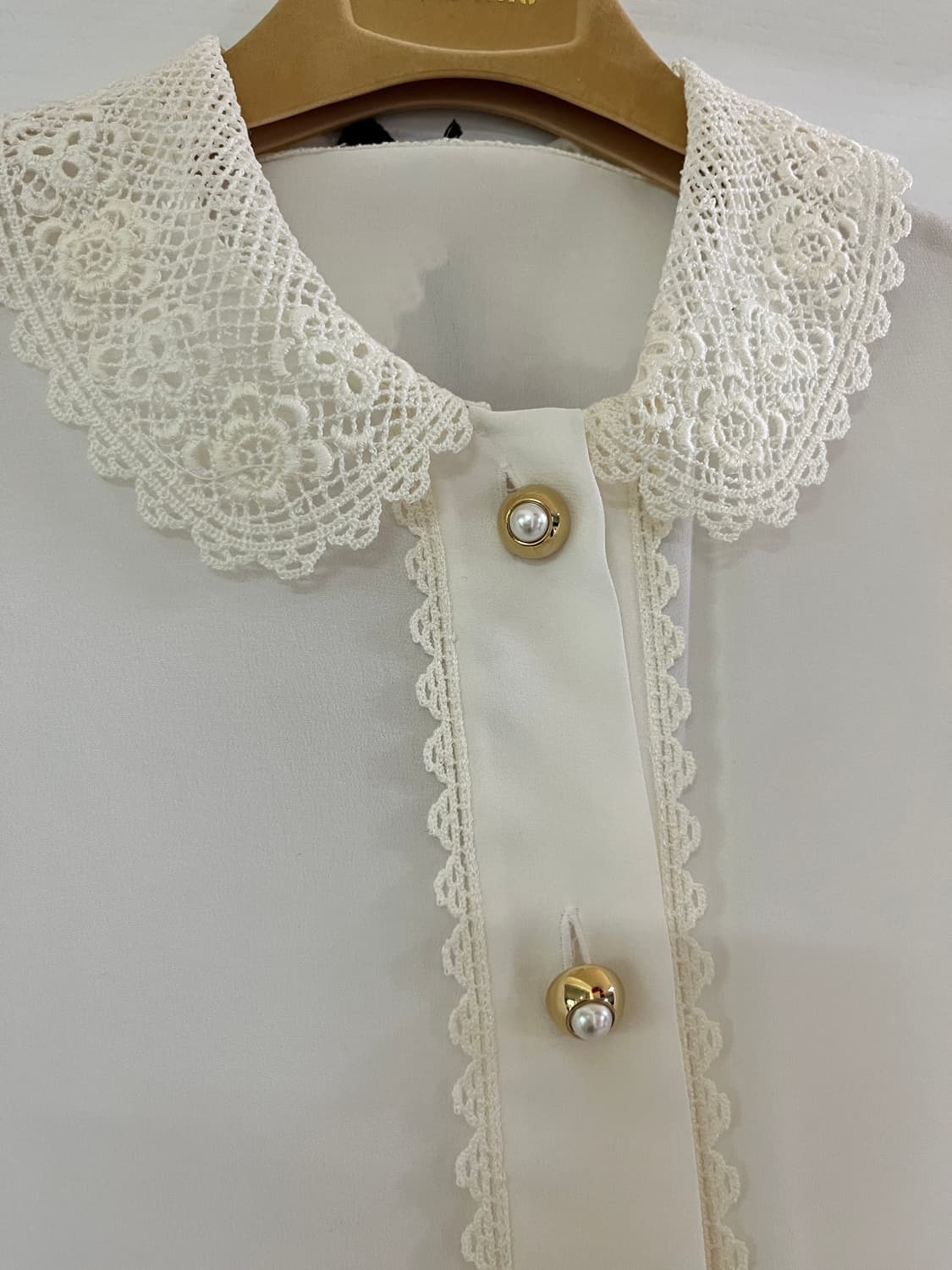 미우미우 레이스 카라 블라우스 화이트 40 새상품 상품이미지2