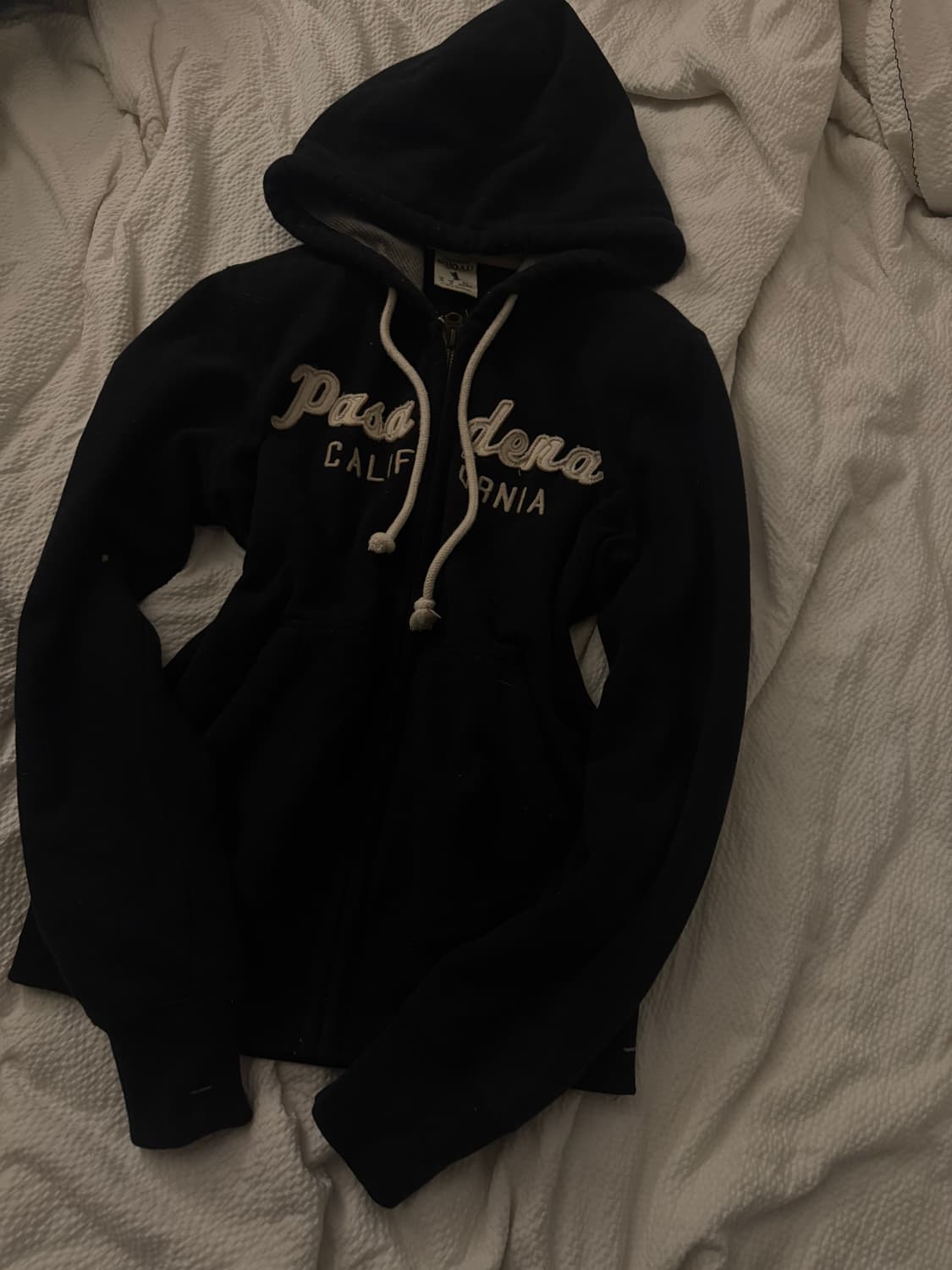 후아유 화이트 + 블랙 후드집업 상품이미지1