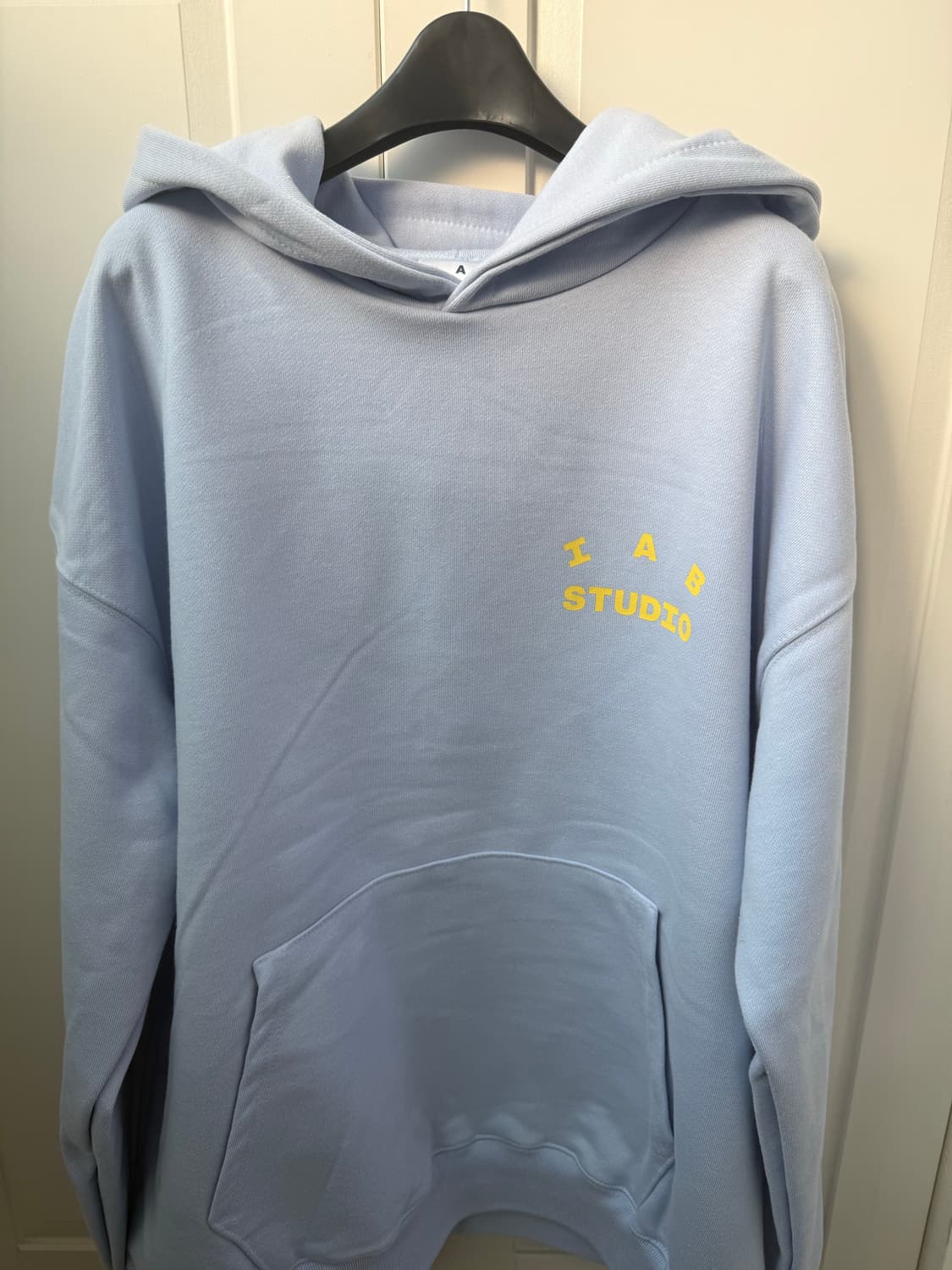 아이앱 스튜디오 스카이블루 후드 M (미착용) 상품이미지1