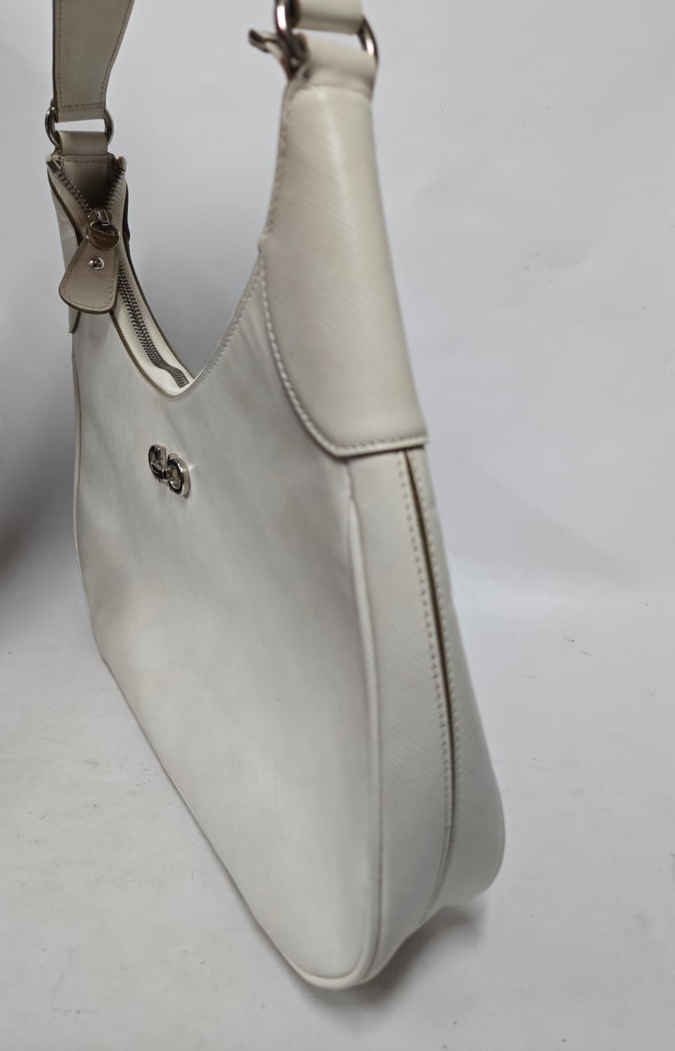 살바토레  페라가모 간치니 호보 숄더백 감정서포함 상품이미지4